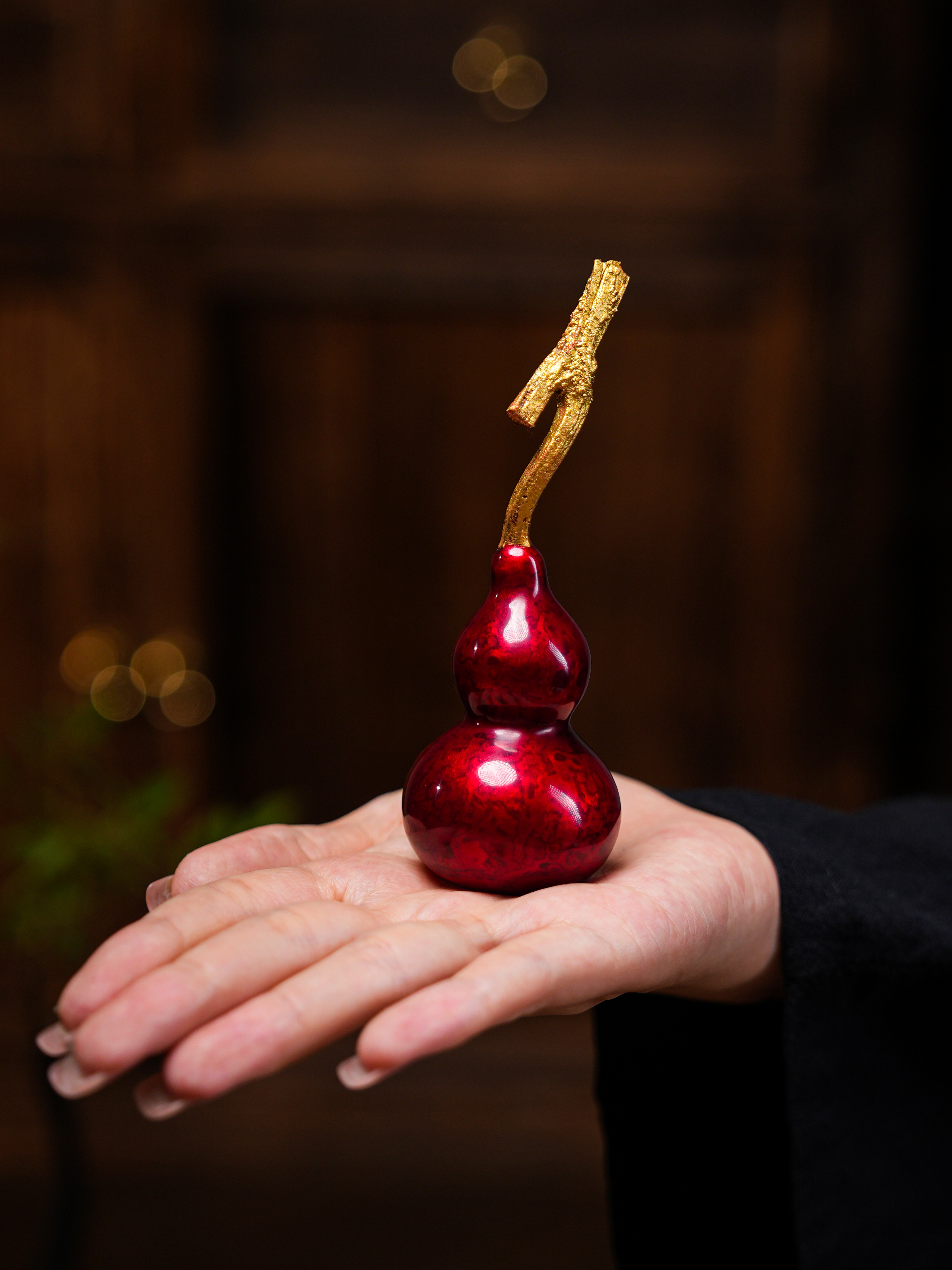 Handmade Cinnabar Lacquer Gourd — Natural Urushi Paperweight, Chinese Fulu Fortune Talisman