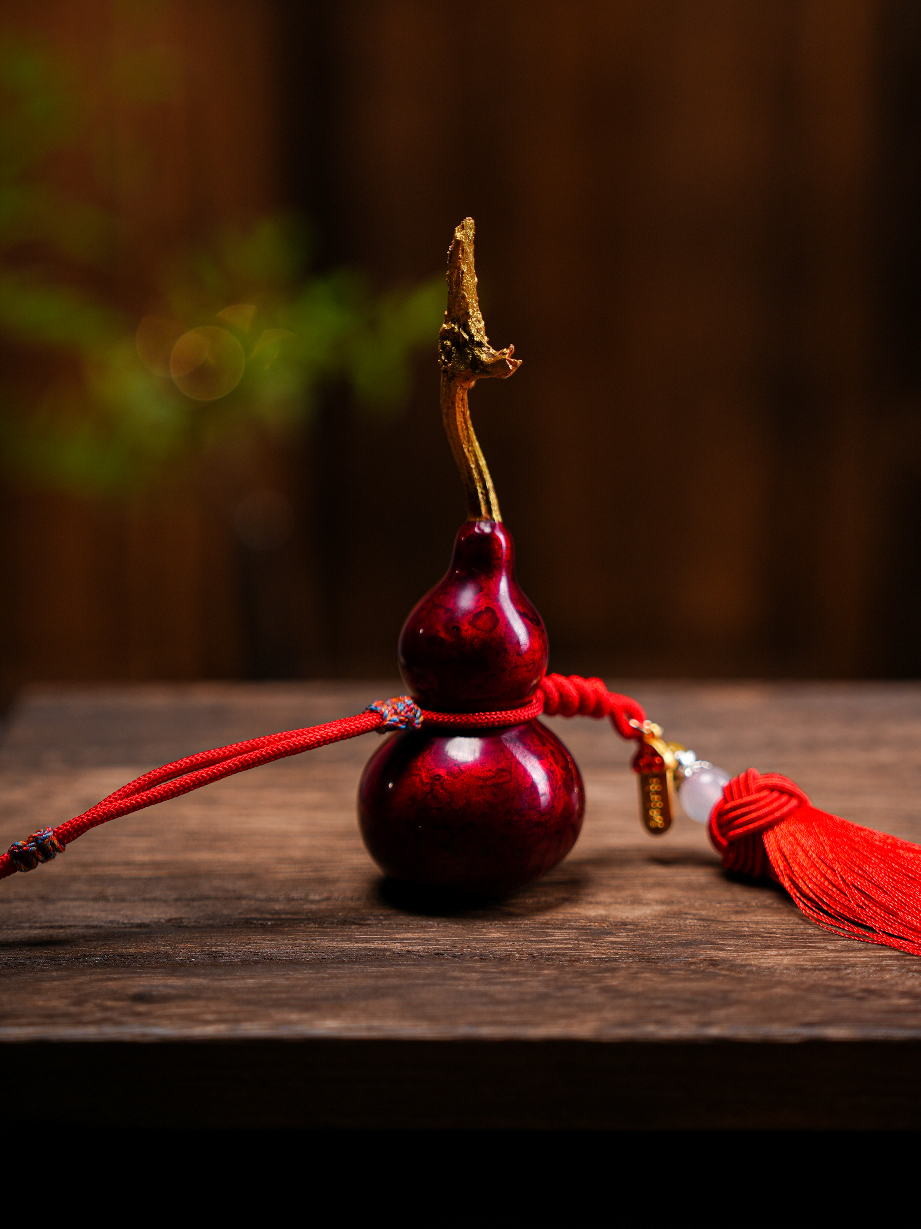 Handmade Cinnabar Lacquer Gourd — Natural Urushi Paperweight, Chinese Fulu Fortune Talisman