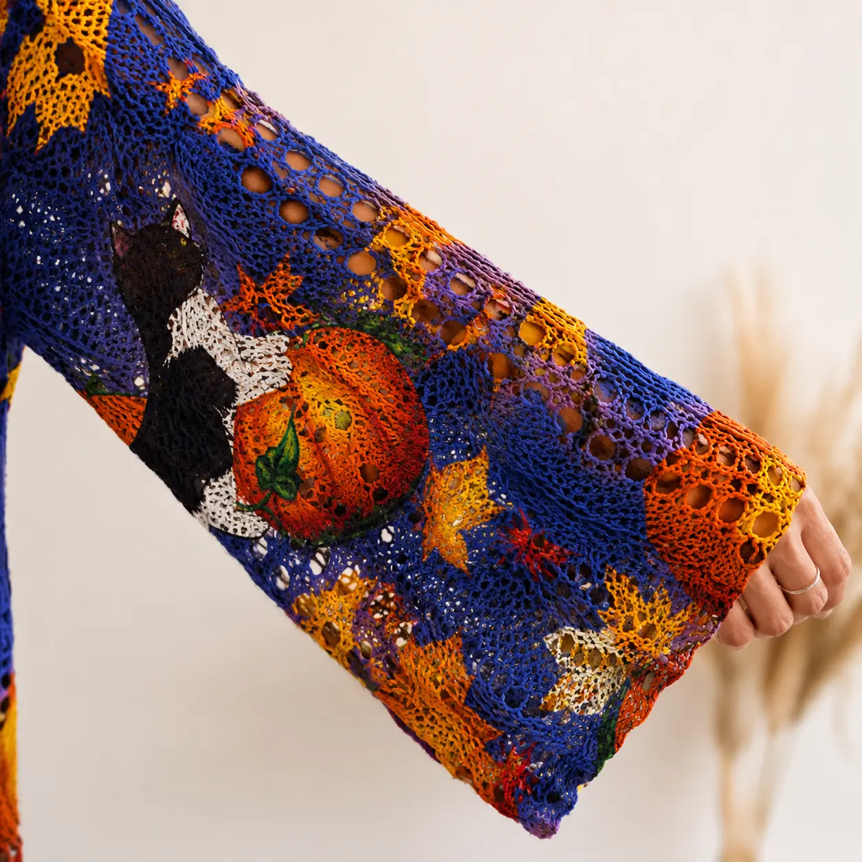 Women's Long-Sleeve Style Knitwear Piece, Halloween Pumpkin-Bat Print Casual Fall Pullover.