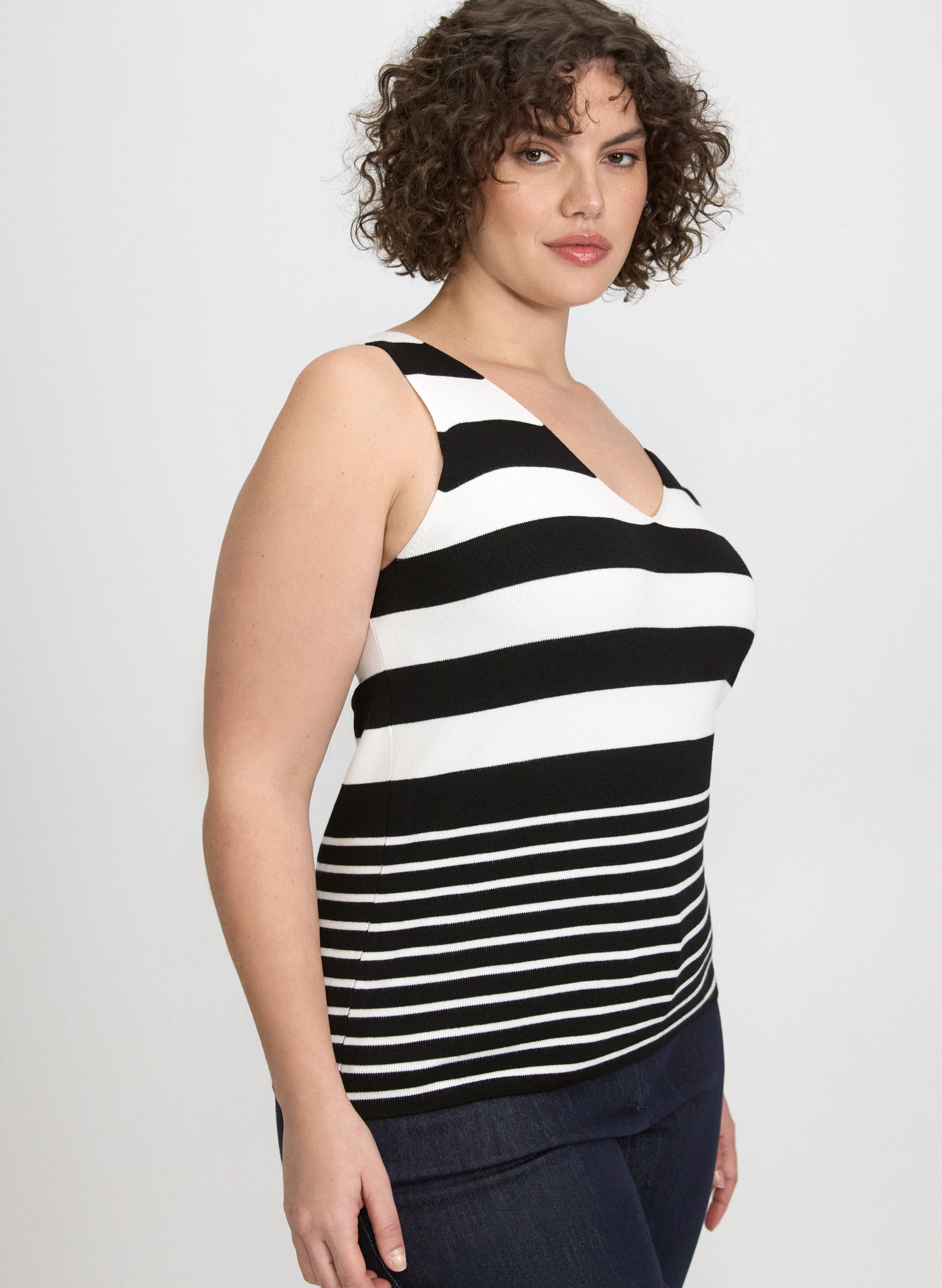 Sleeveless Stripe Knit-Tactilefable