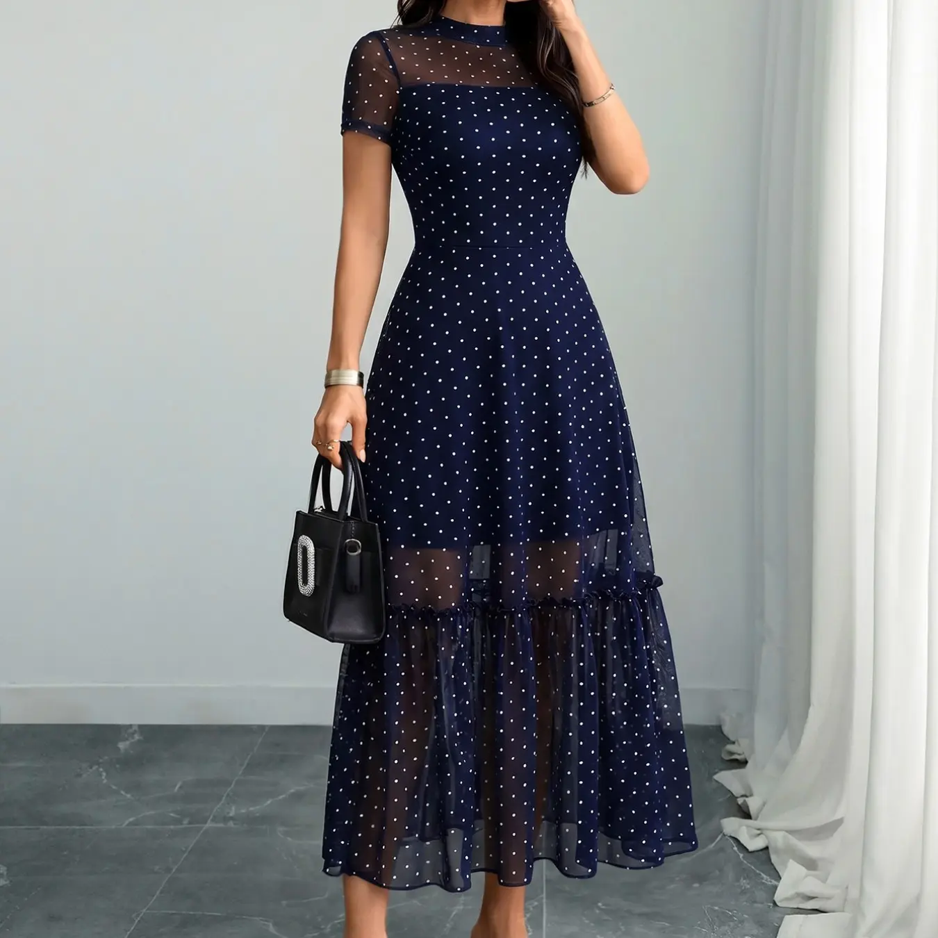 Vestido Midi de Malla con Estampado y Cuello Alto