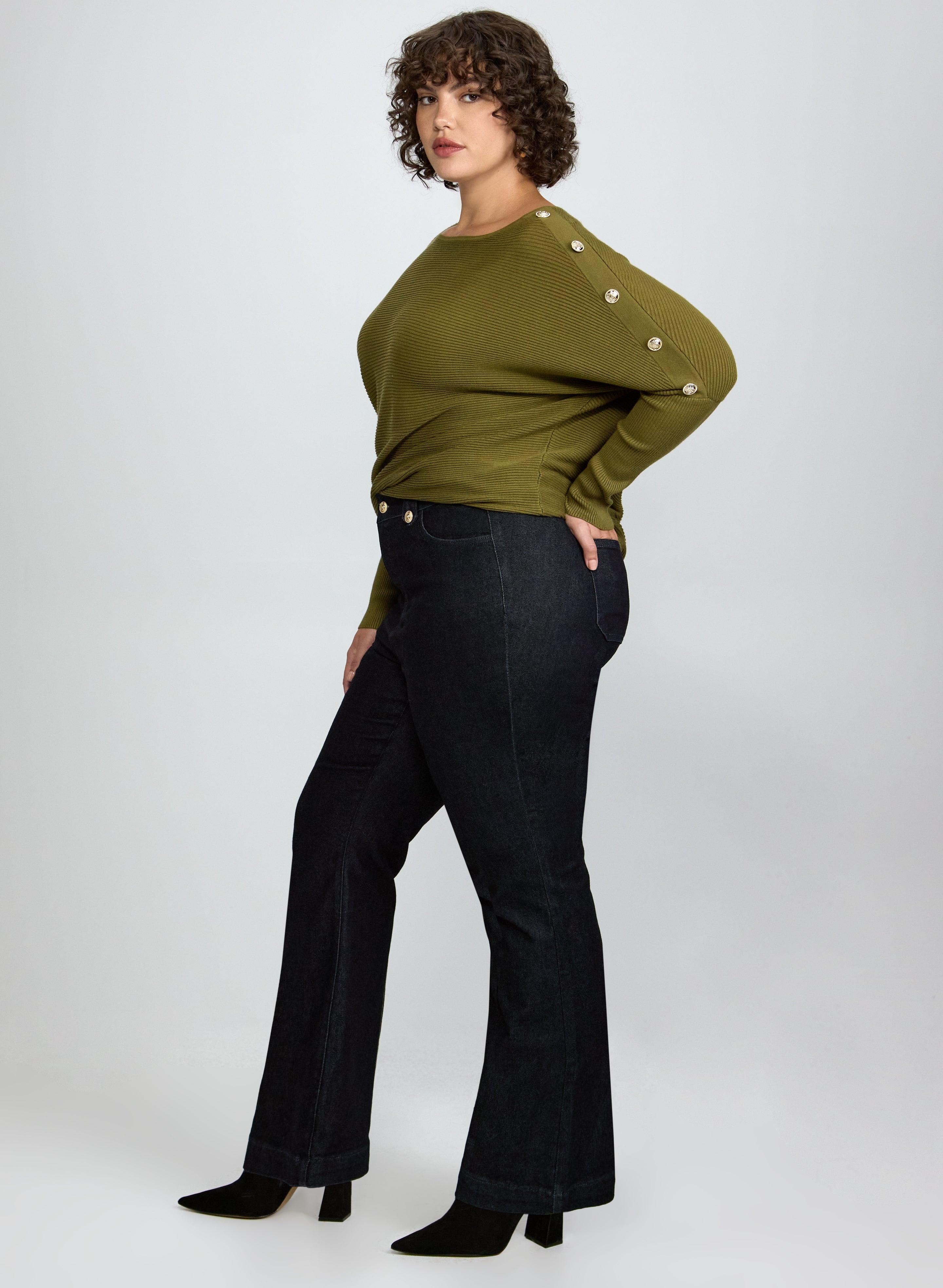 Flare-Leg Jeans-Tactilefable