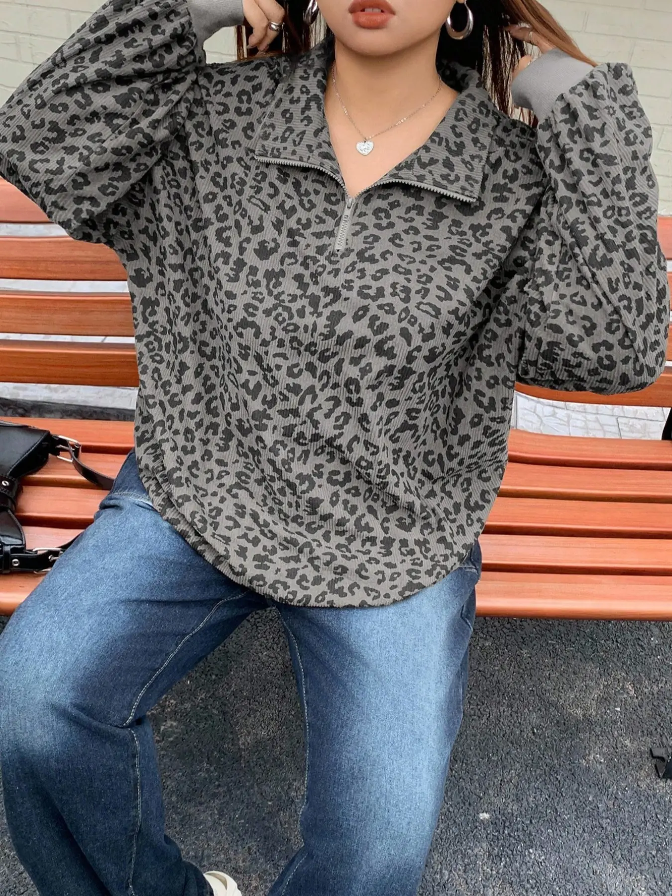 Women's Leopard Print Ribbed Half Zip Sweatshirt, Oversized Long Sleeve Polo Pullover-Tactilefable