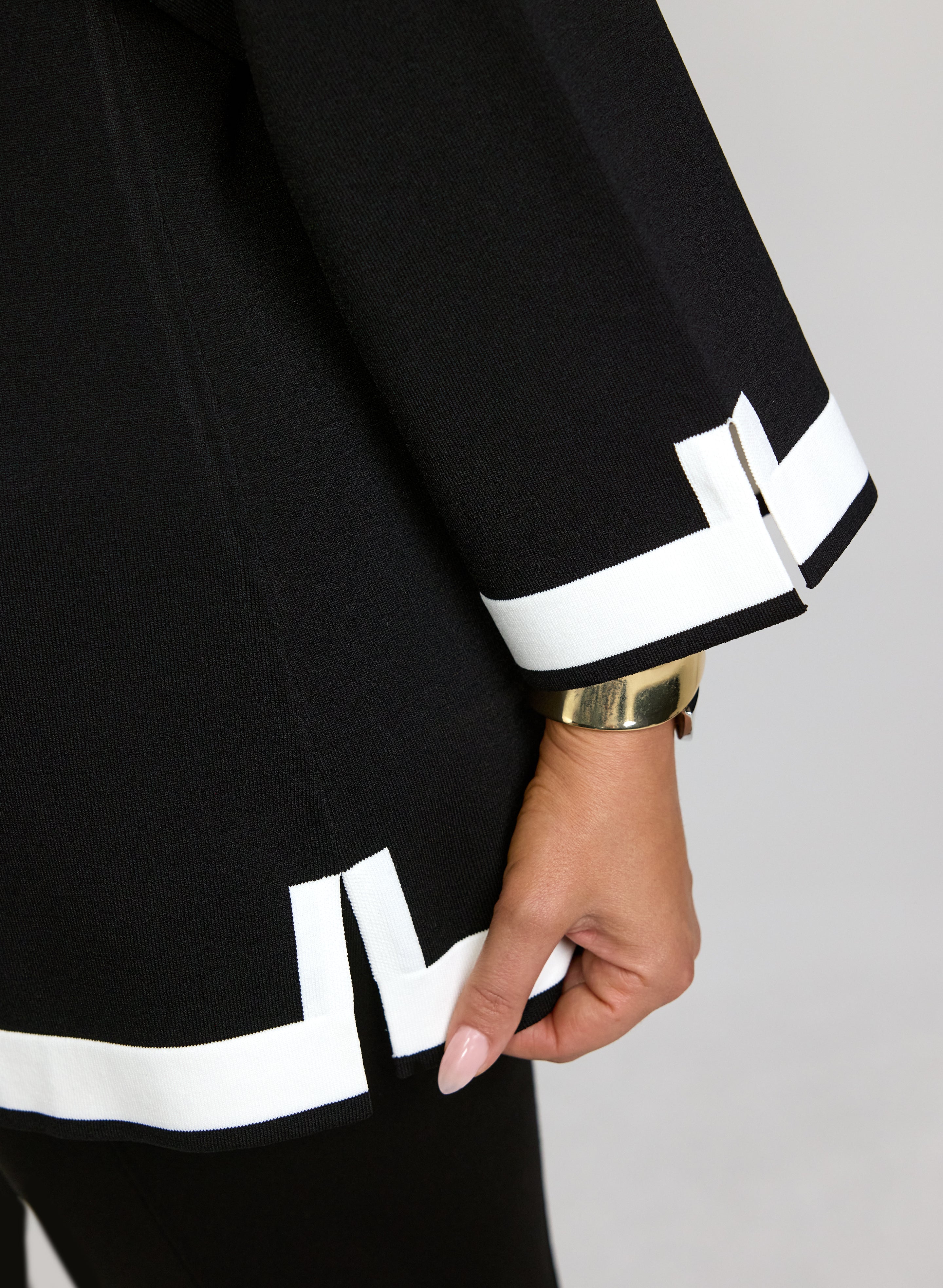 Contrast Trim Pullover-Tactilefable