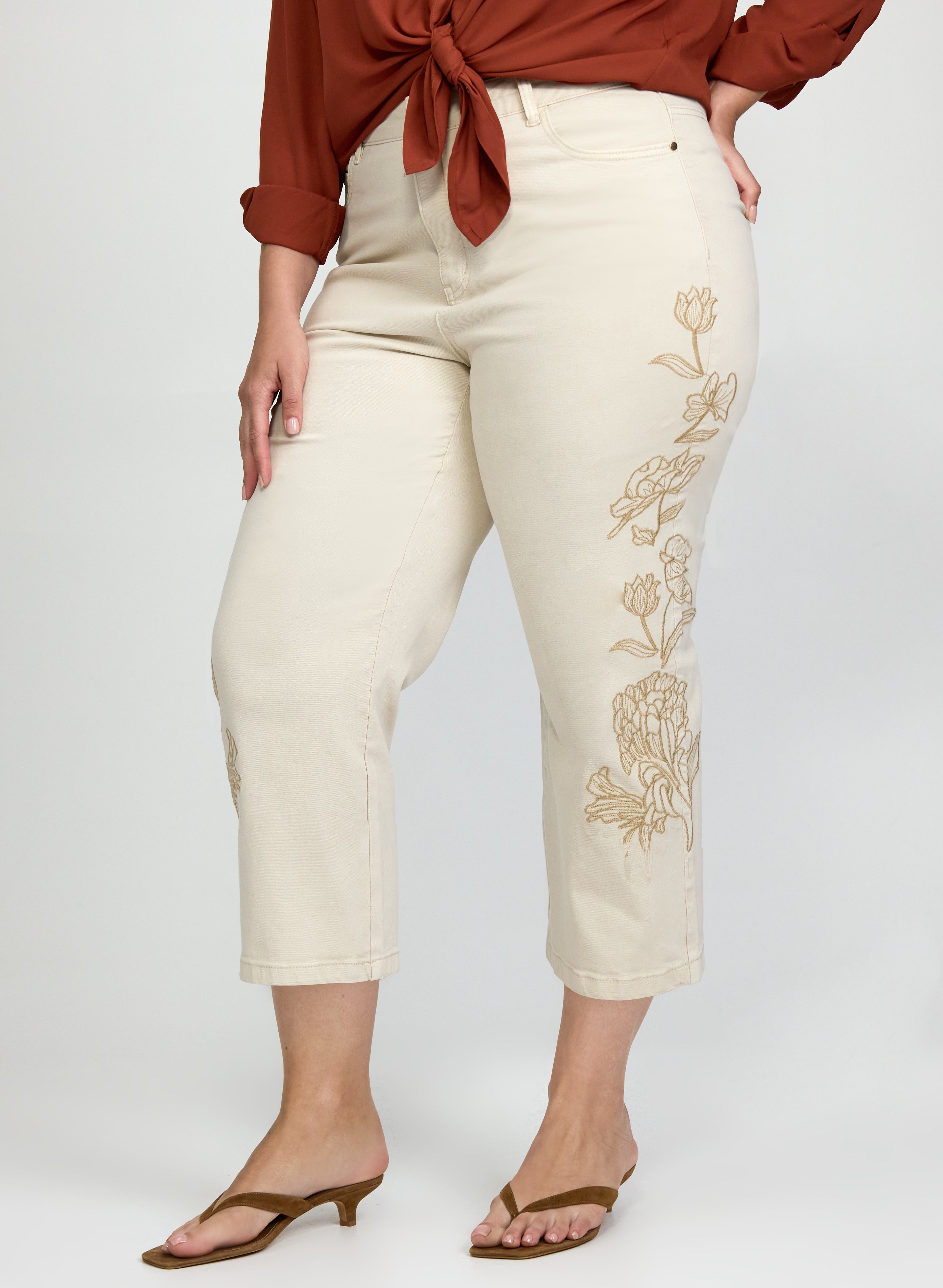 Embroidered Denim Capris-Tactilefable