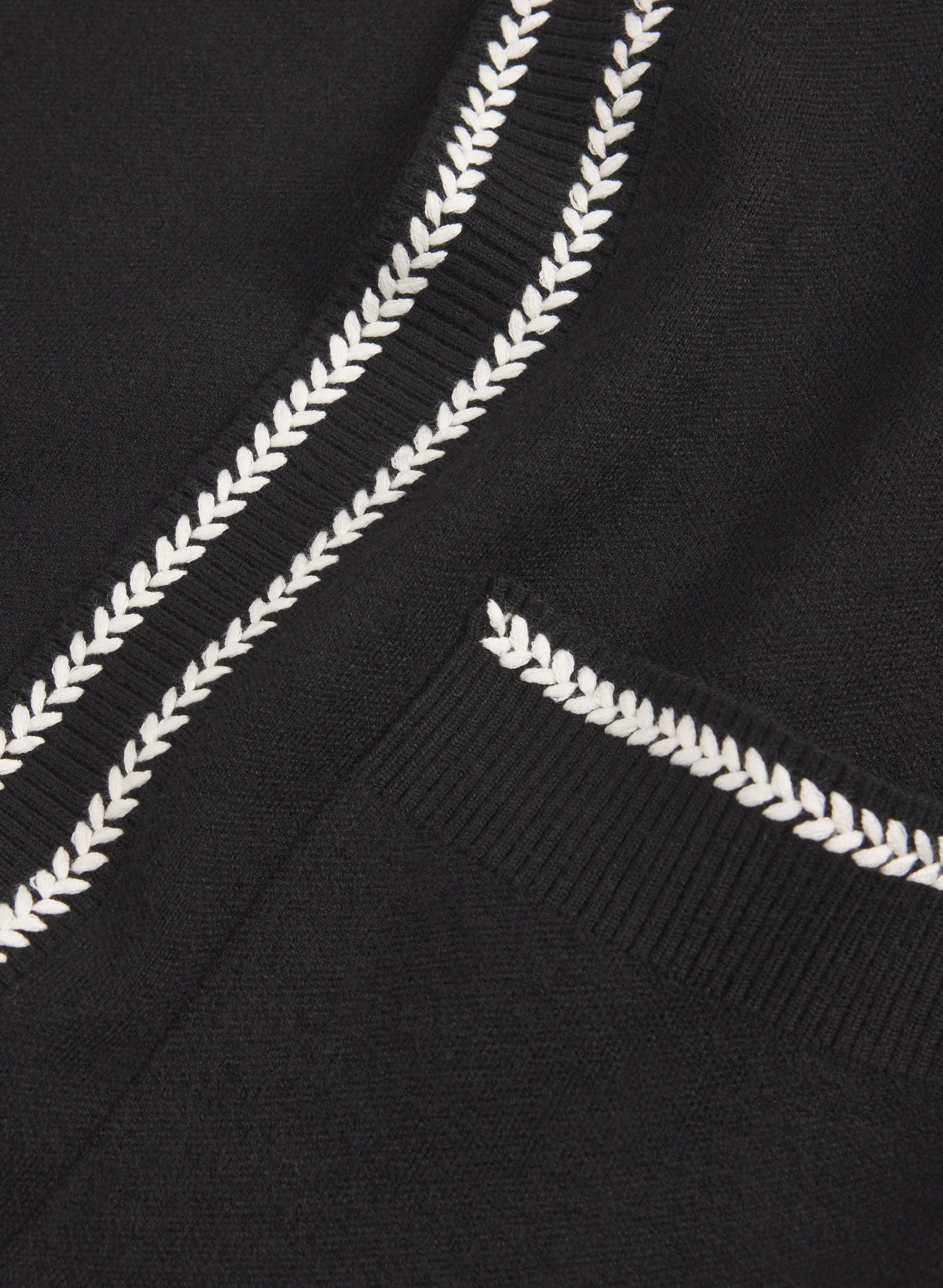 Contrast Stitch Cardigan-Tactilefable