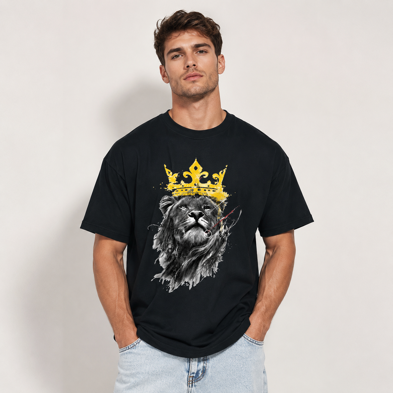 Casual and stylish gold crown lion print T-shirt-Tactilefable
