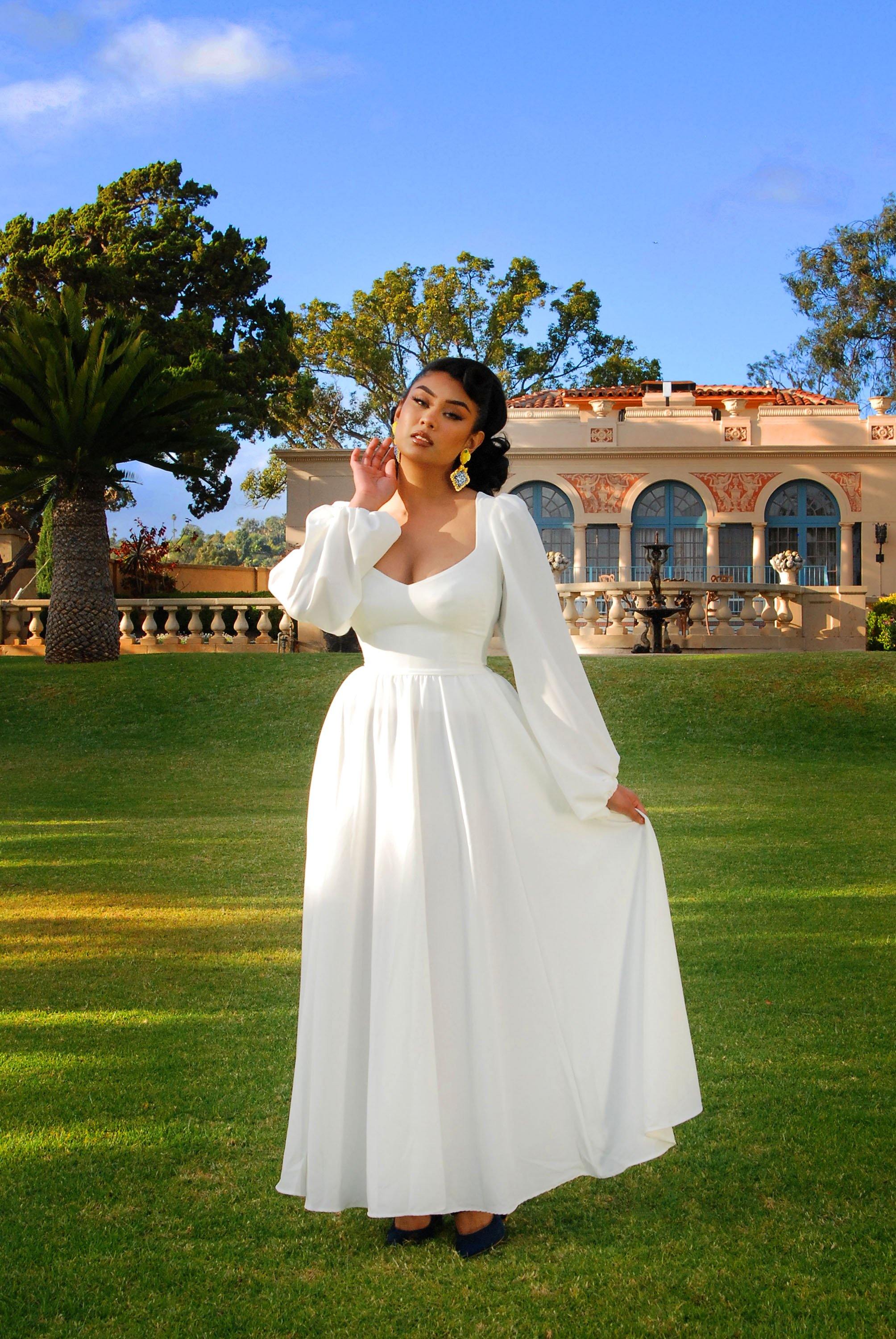 Lucrezia Renaissance Maxi Gown in Ivory White-Tactilefable