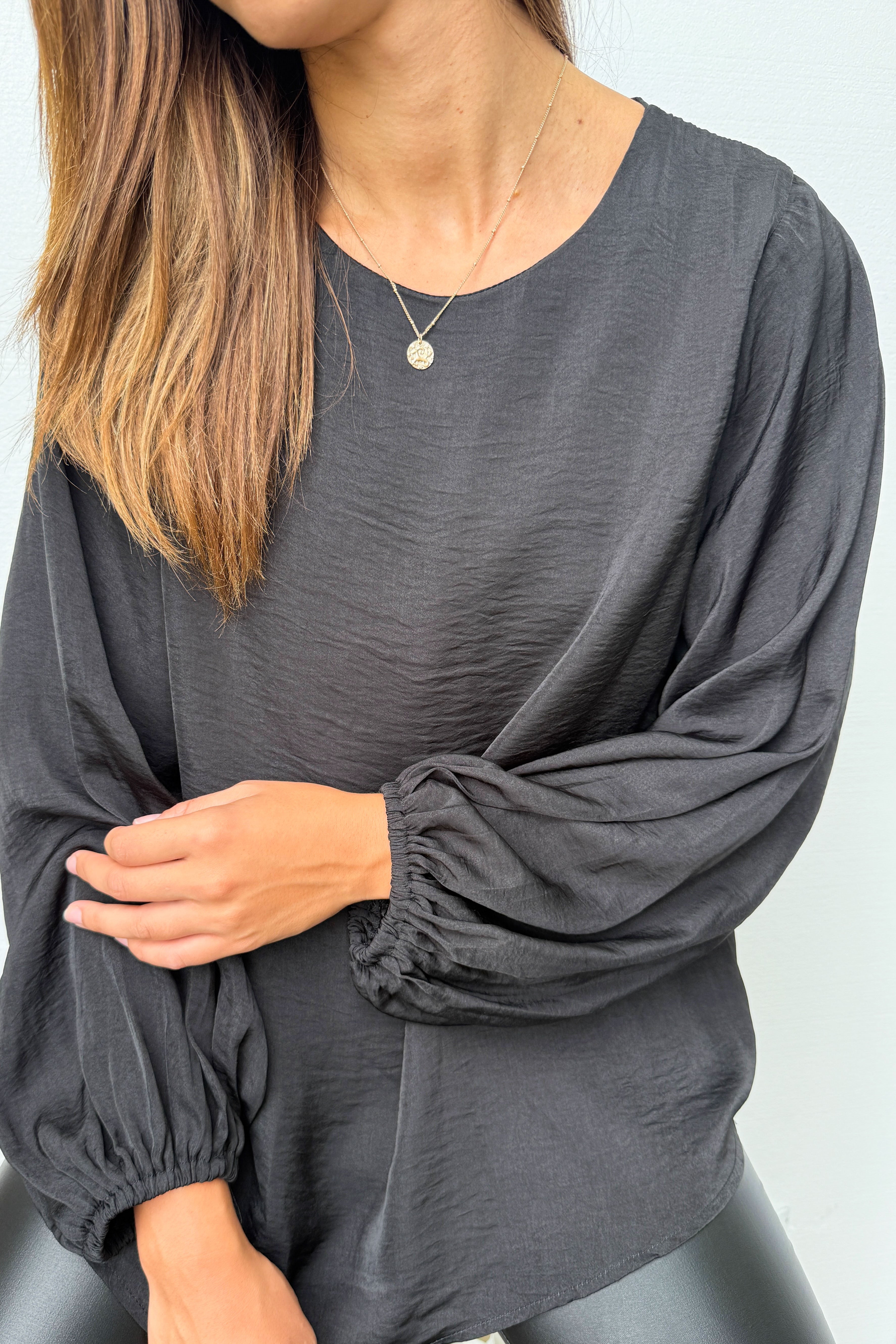 Henny Blouse - Black-Tactilefable