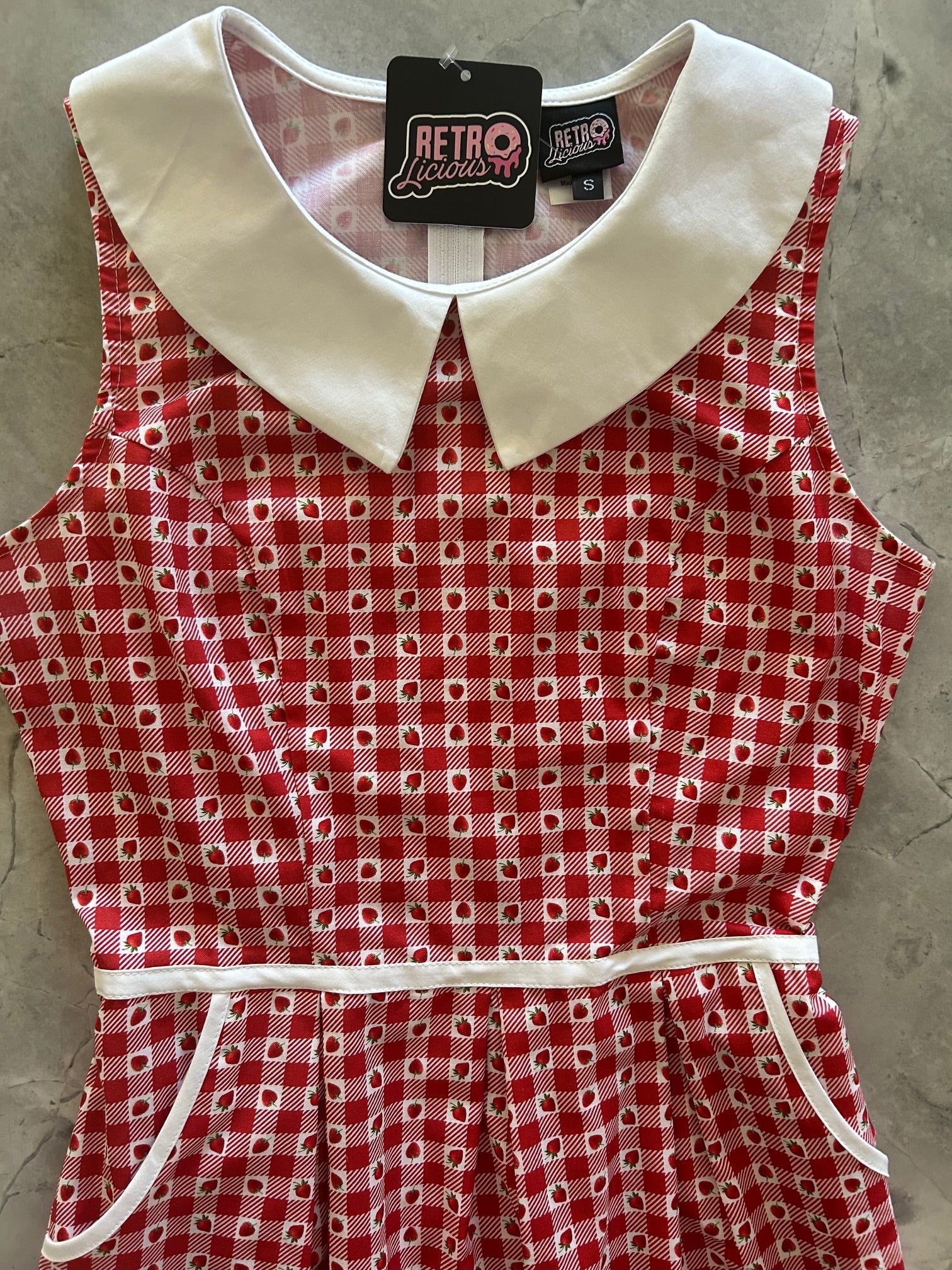 Strawberry Gingham Collared Dress | Retrolicious-Tactilefable