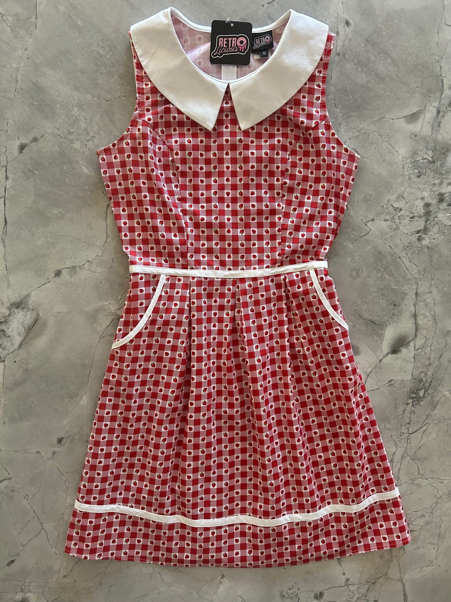 Strawberry Gingham Collared Dress | Retrolicious-Tactilefable