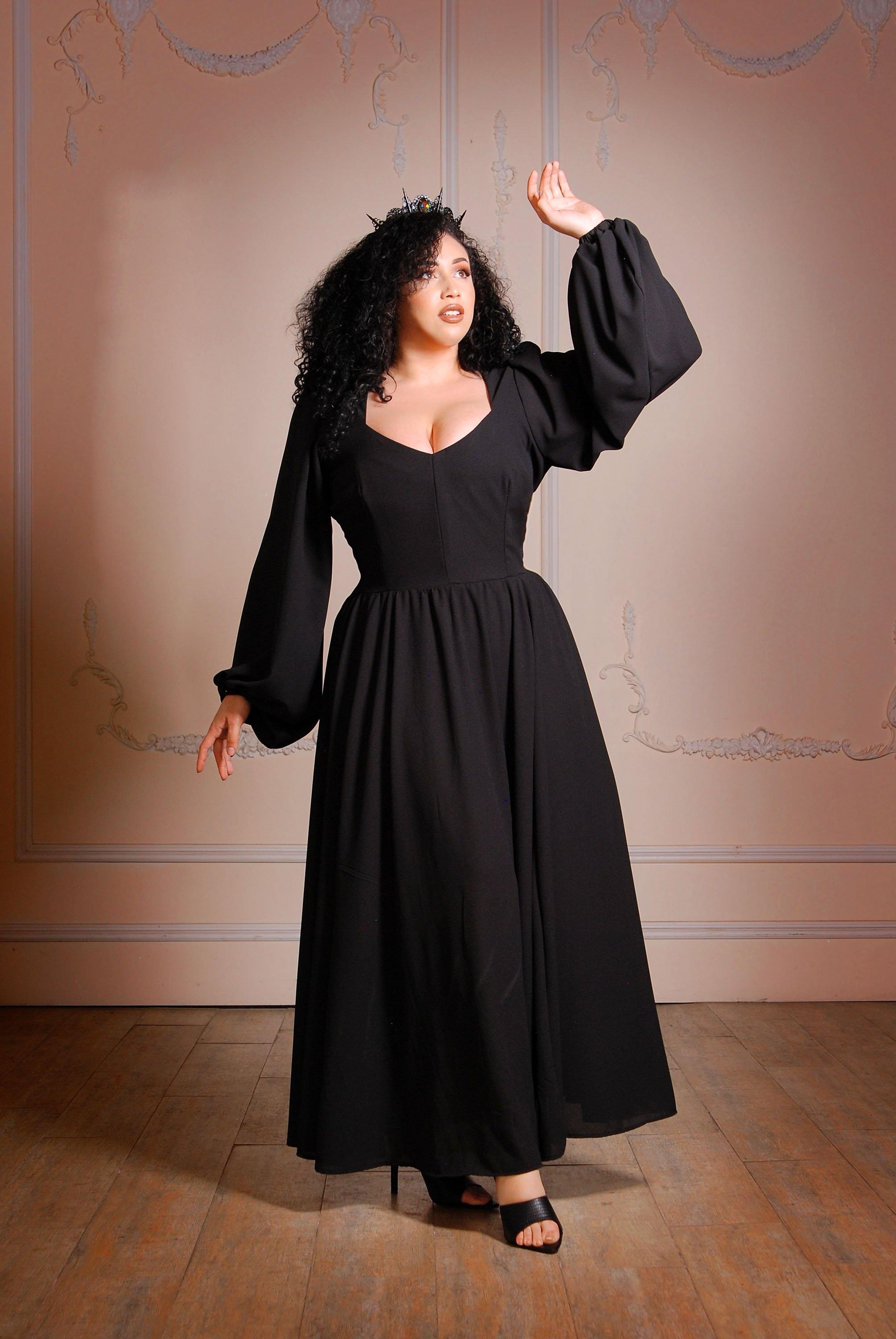 Lucrezia Renaissance Maxi Gown in Solid Black-Tactilefable
