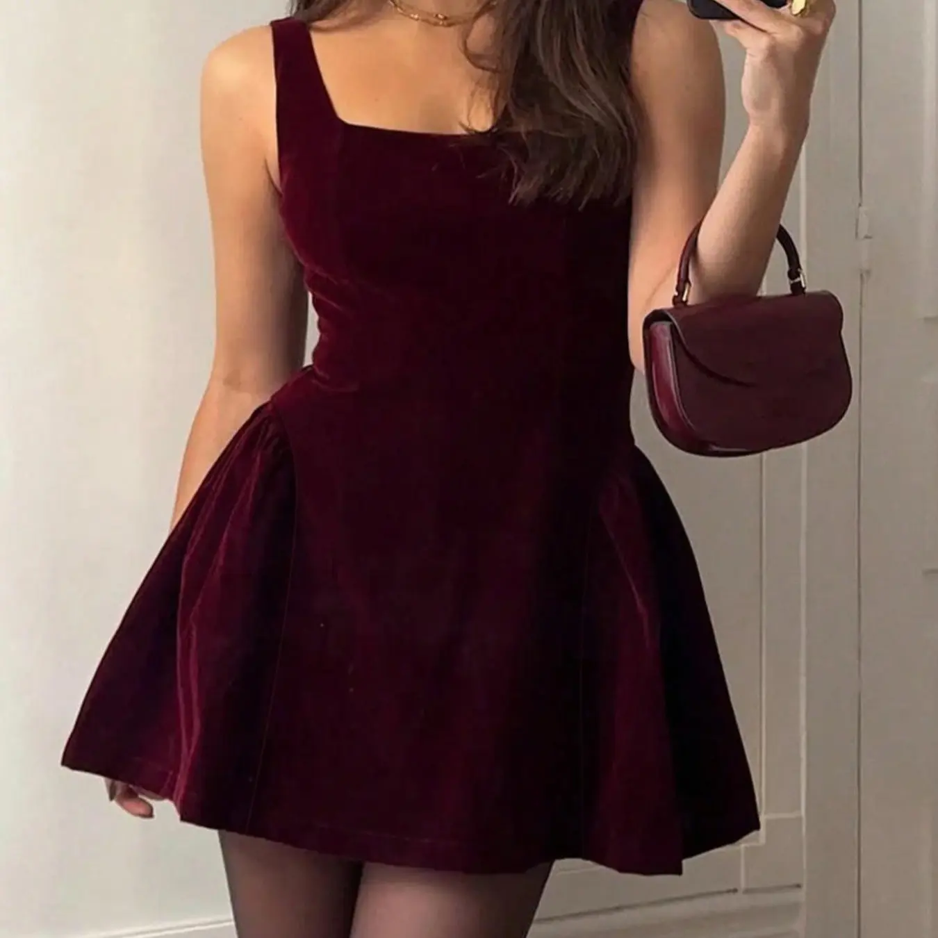 French Elegance Women's Burgundy Fitted Short Bodycon Dress