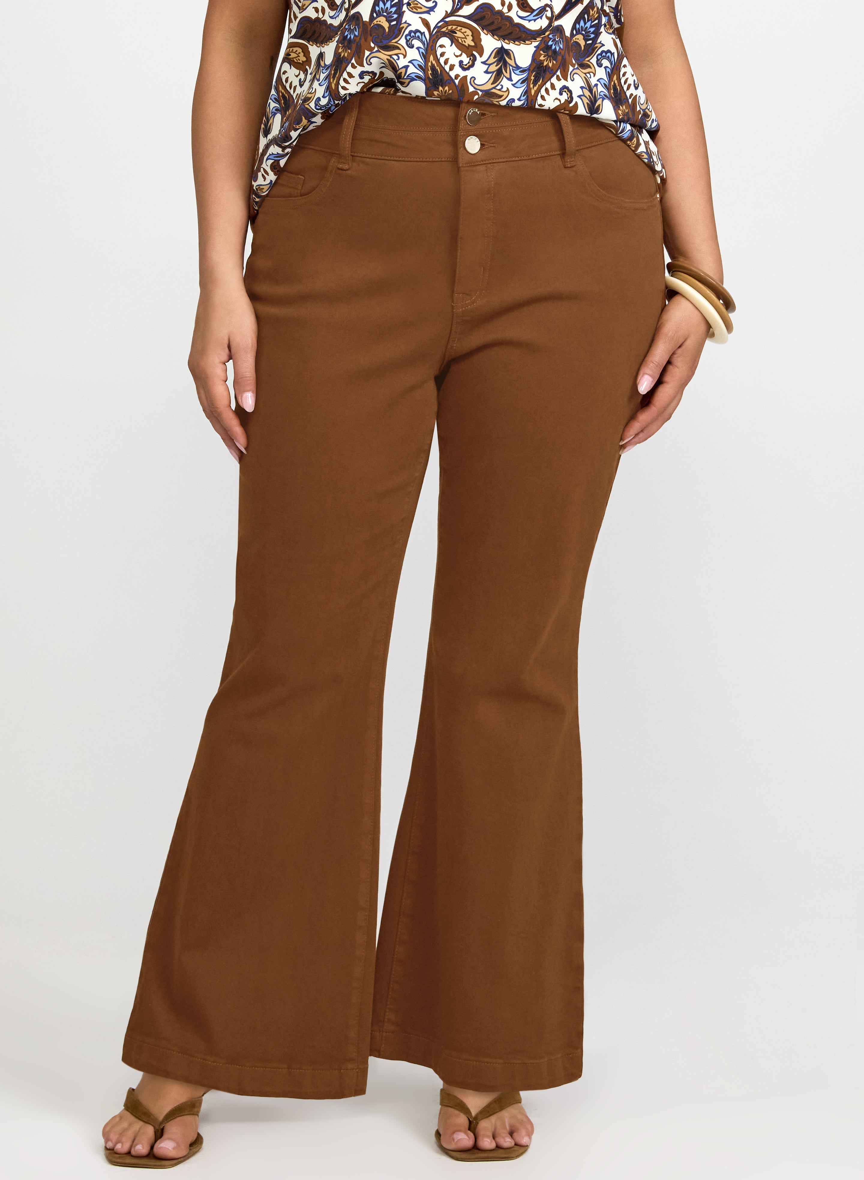 Flare-Leg Jeans-Tactilefable
