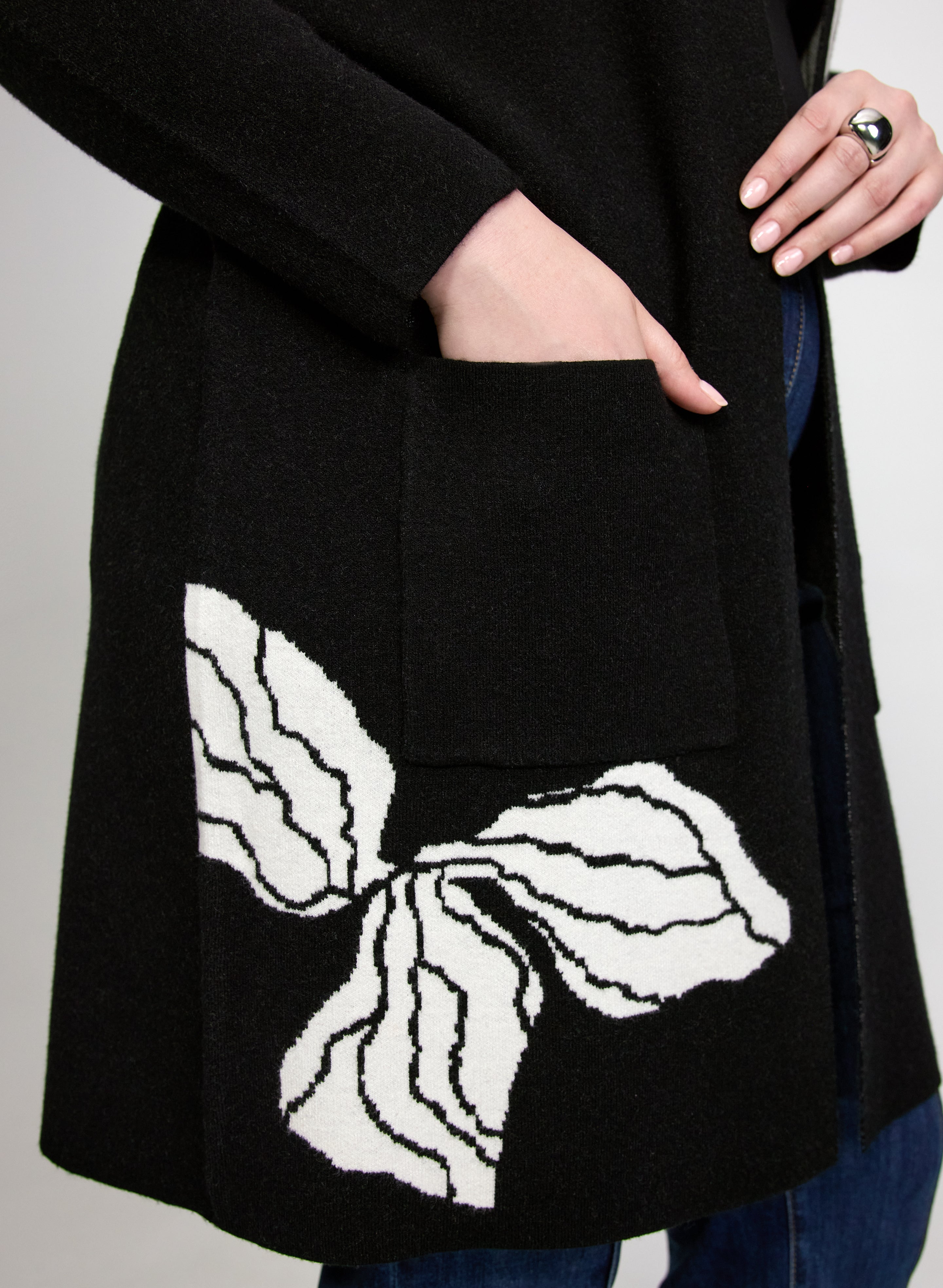 Floral Jacquard Cardigan-Tactilefable