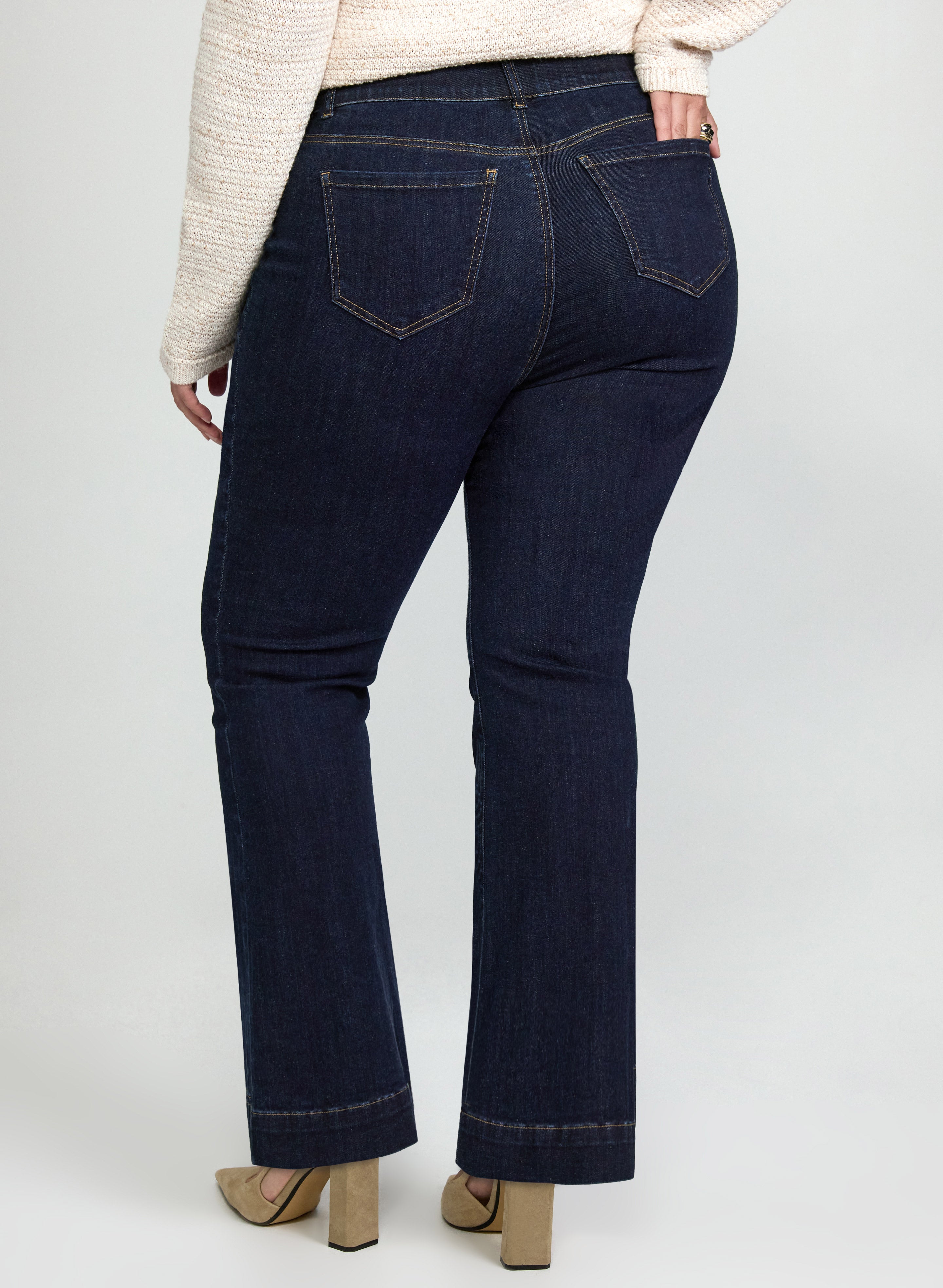 Flare-Leg Jeans-Tactilefable