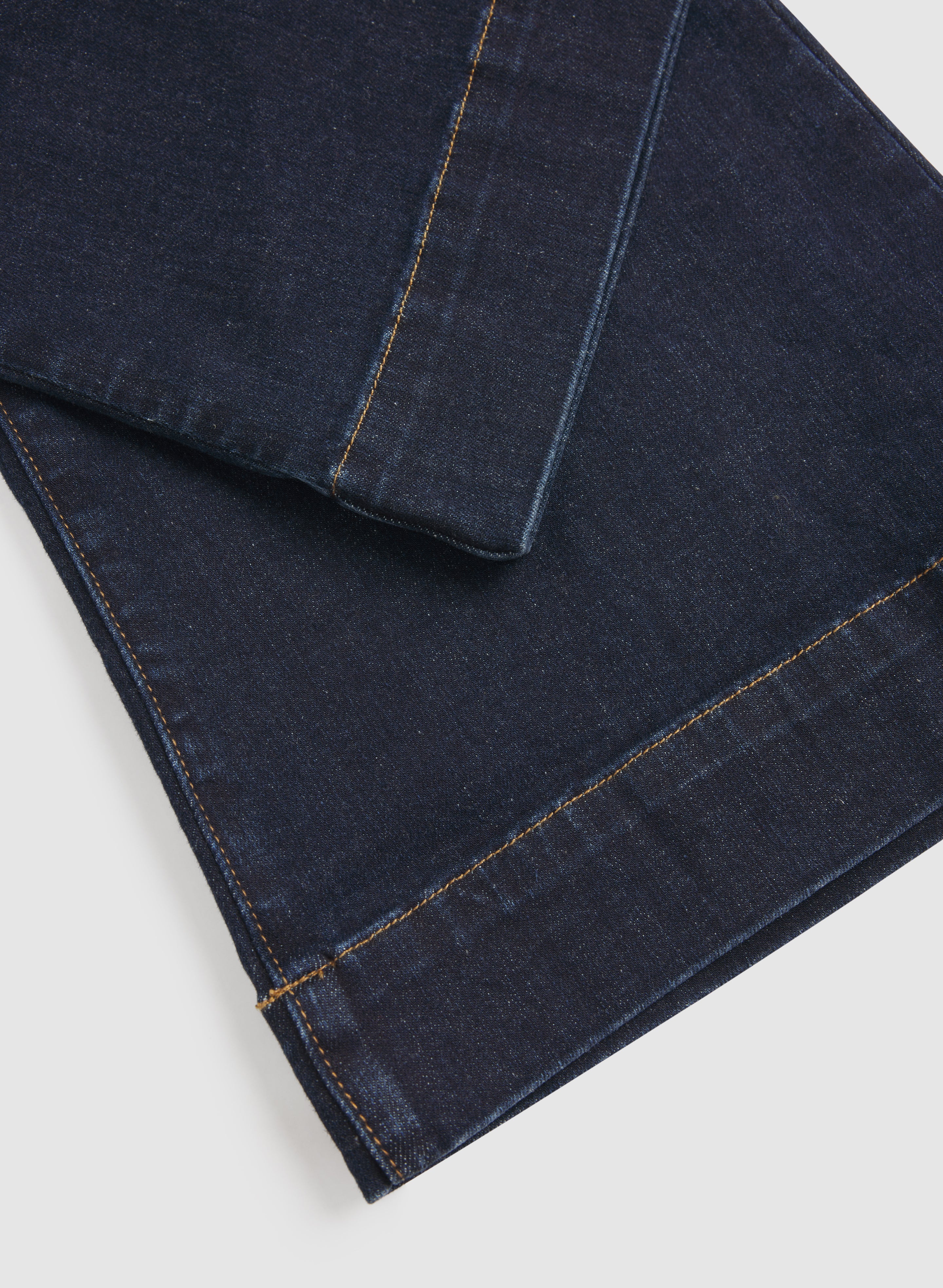 Flare-Leg Jeans-Tactilefable