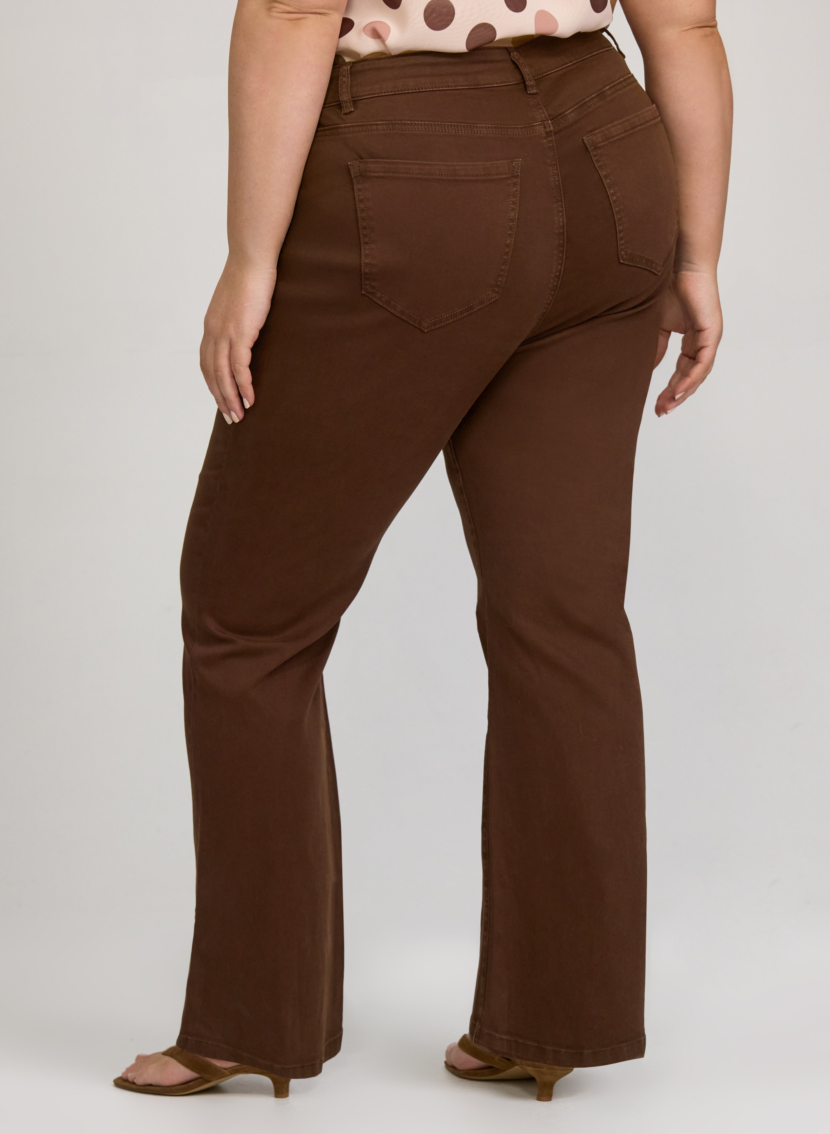 Flare-Leg Jeans-Tactilefable