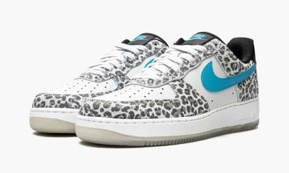 1 Low ��Snow Leopard