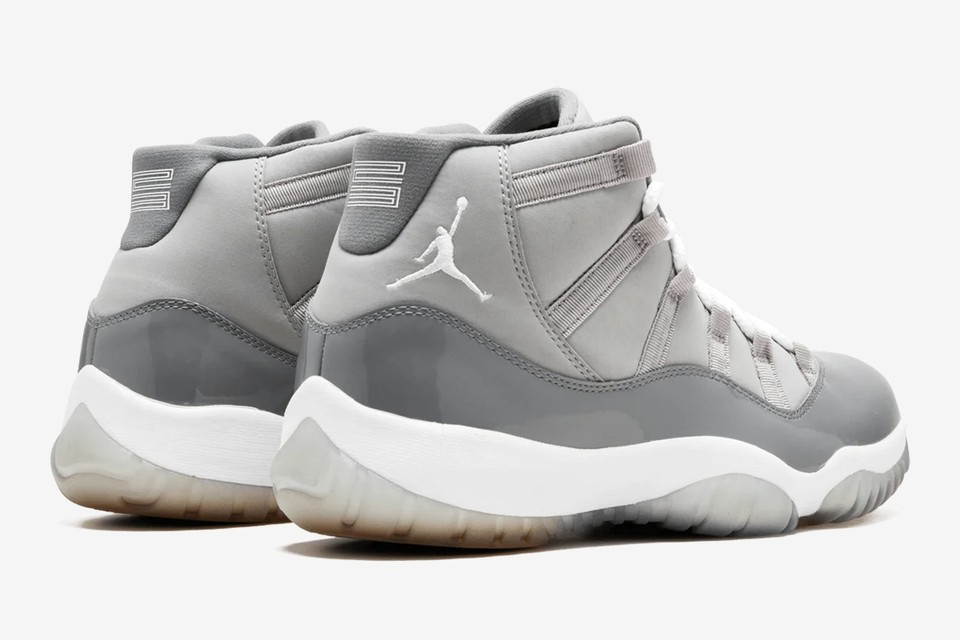 Retro 'Cool Grey' 2021 CT8012-005