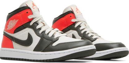Wmns Mid SE 'Newsprint' DQ6078-100