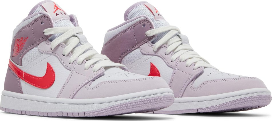Wmns Mid 'Valentine's Day' DR0174-500