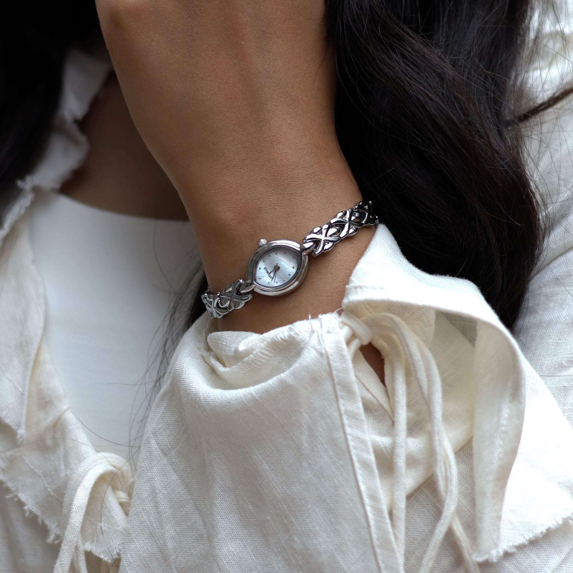 Adira Round Classic Watch