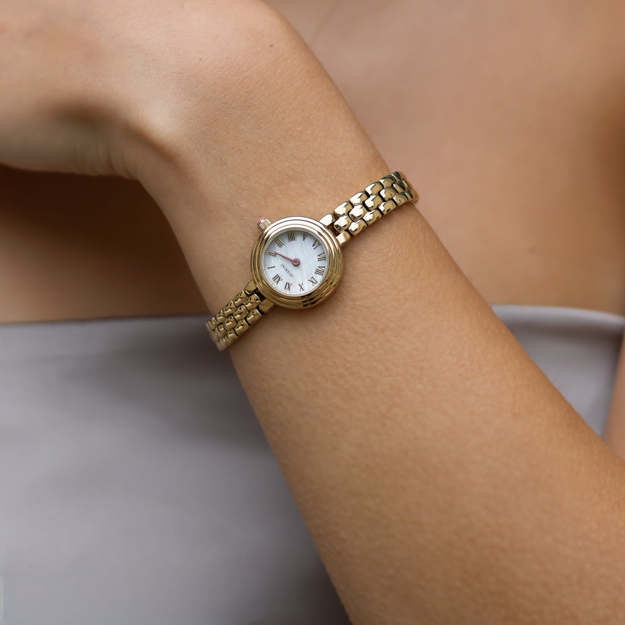 Adira Round Classic Watch