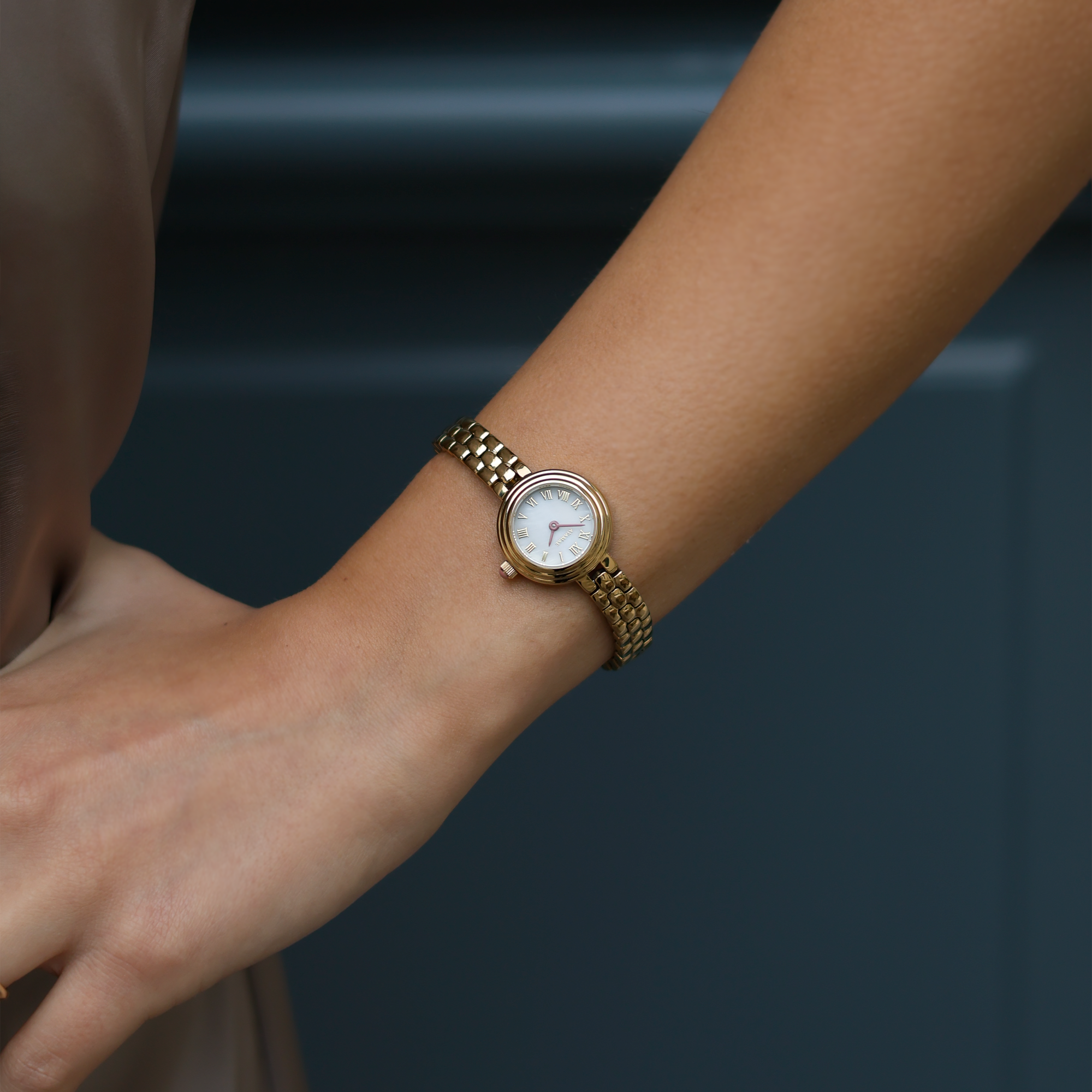 Adira Round Classic Watch