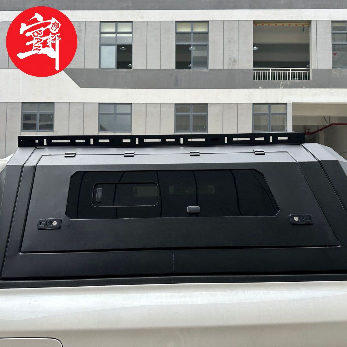Heavy Duty Waterproof Pickup Truck Bed Canopy for Daily Worksite Tool Storage