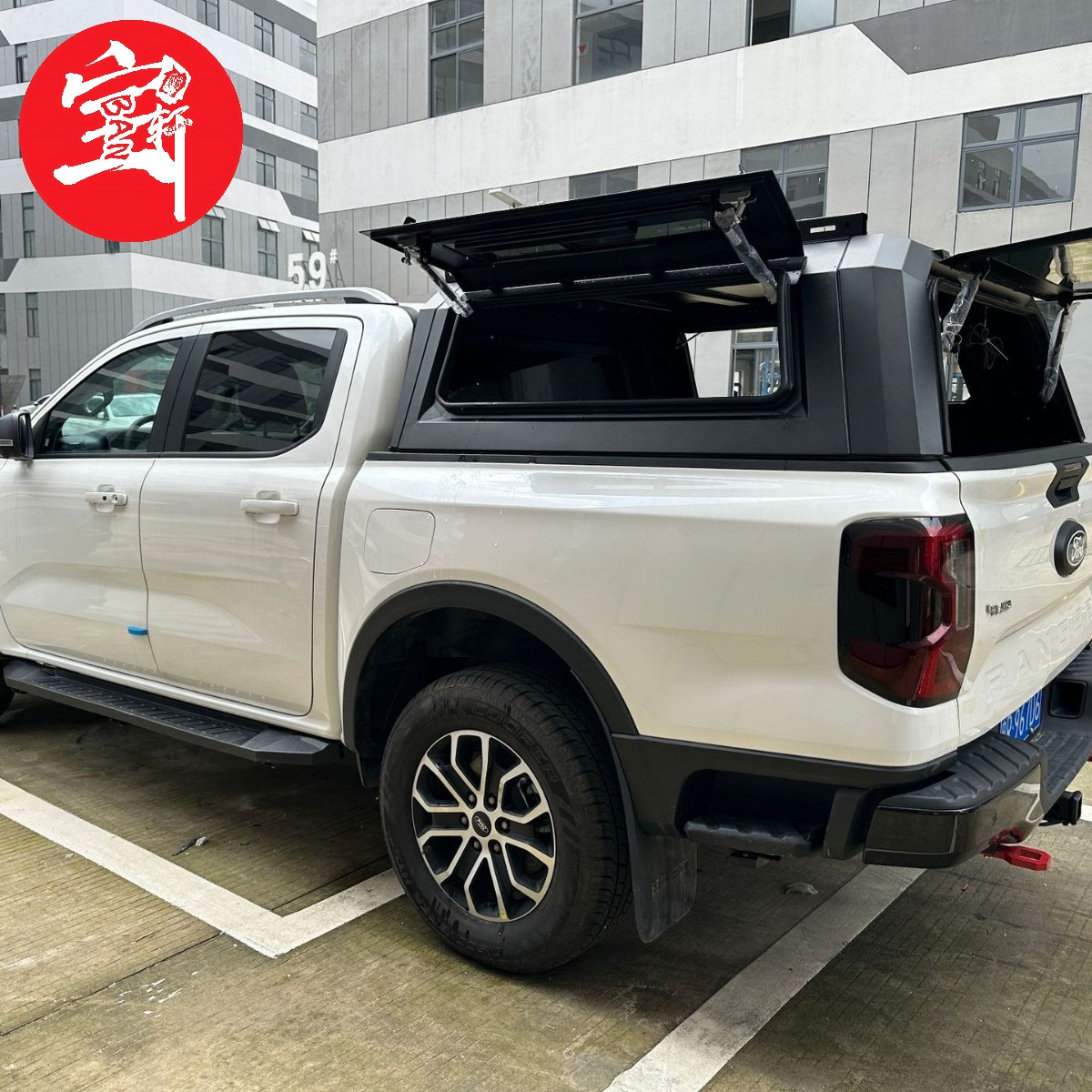 Heavy Duty Waterproof Pickup Truck Bed Canopy for Daily Worksite Tool Storage