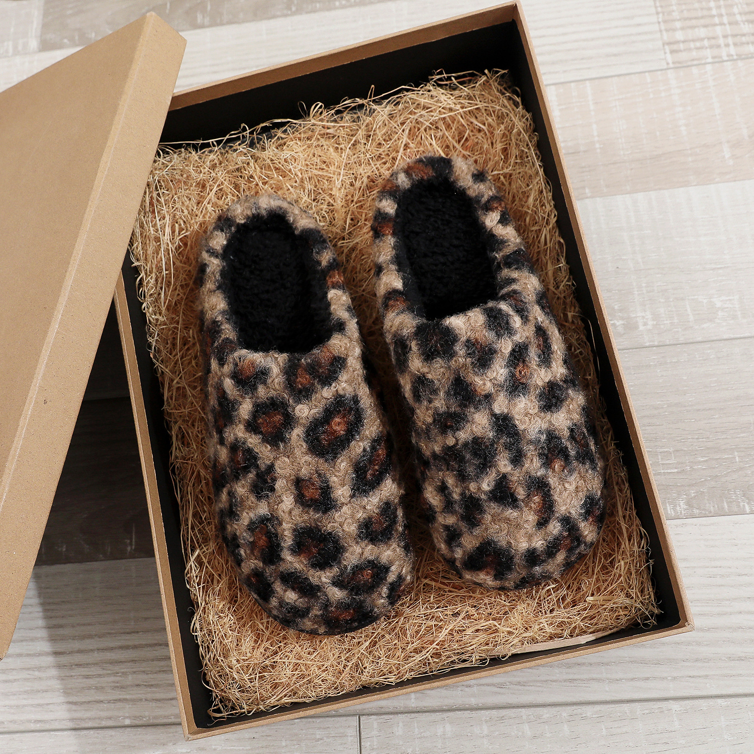 OLYRA Leopard Slipper