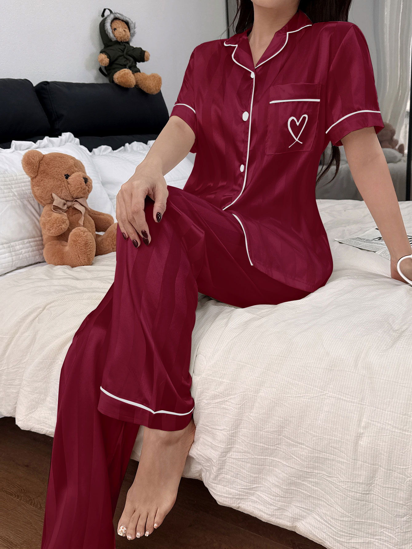 Women's Fitted Heart Embroidery Pajama Set, Polyester