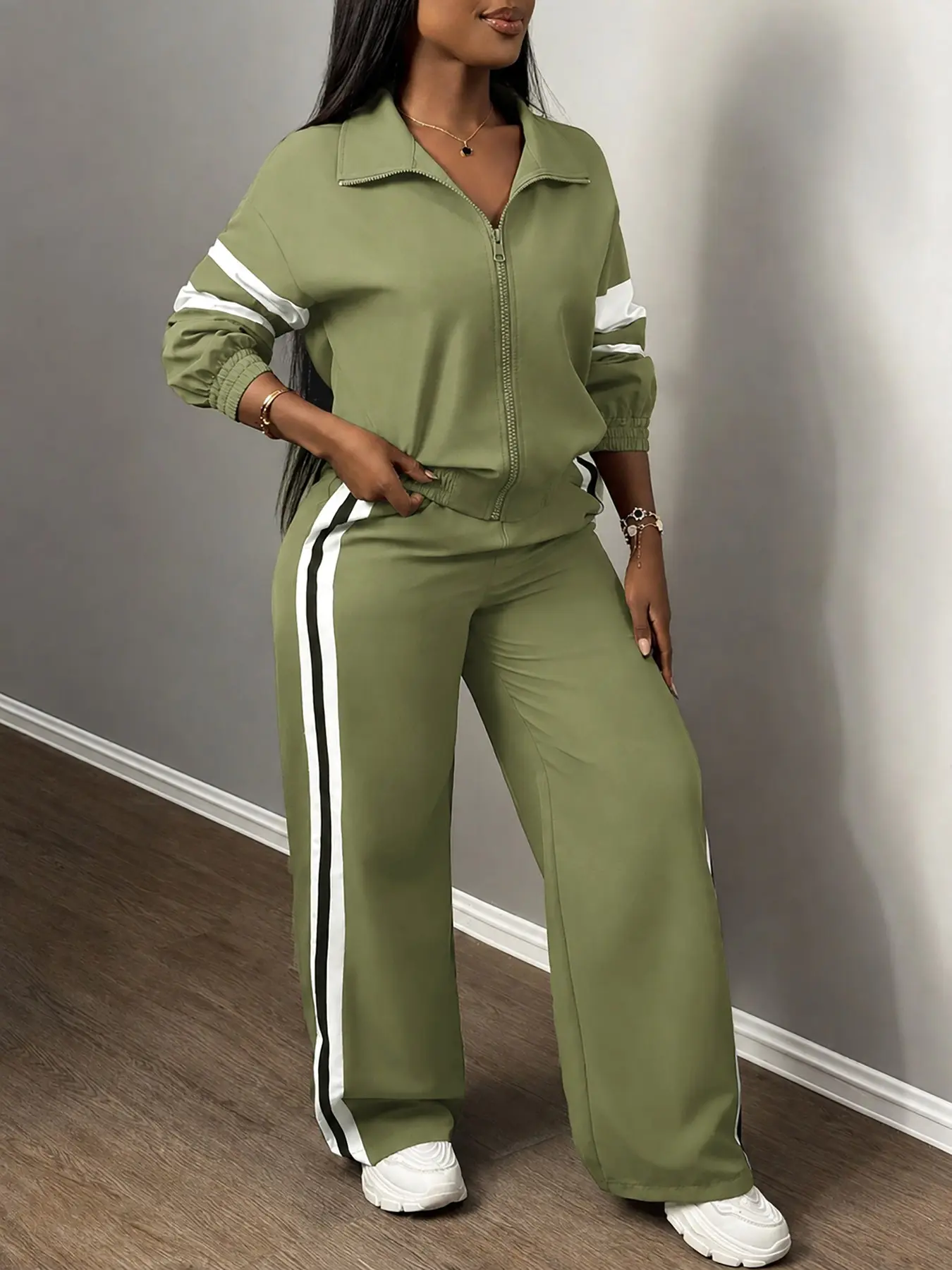 Women’s Two-Piece Casual Tracksuit Set – Zip-Up Jacket & Striped Wide-Leg Trousers