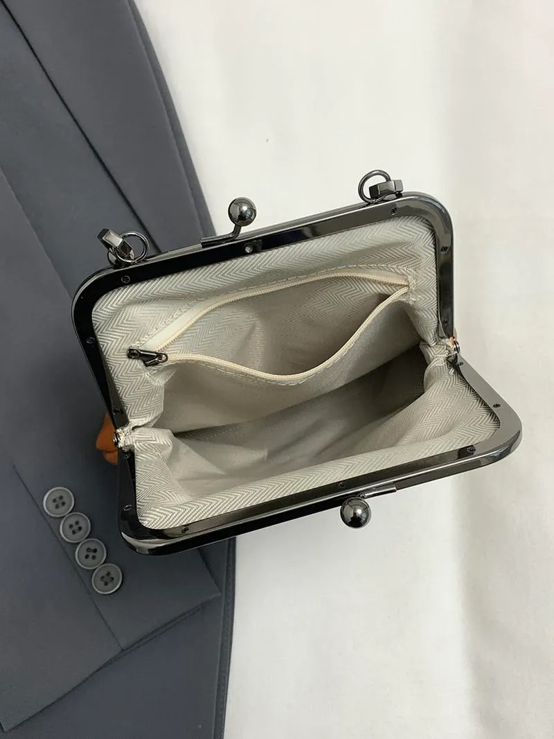 Vintage British style high-quality handbag  Retro style crossbody bag