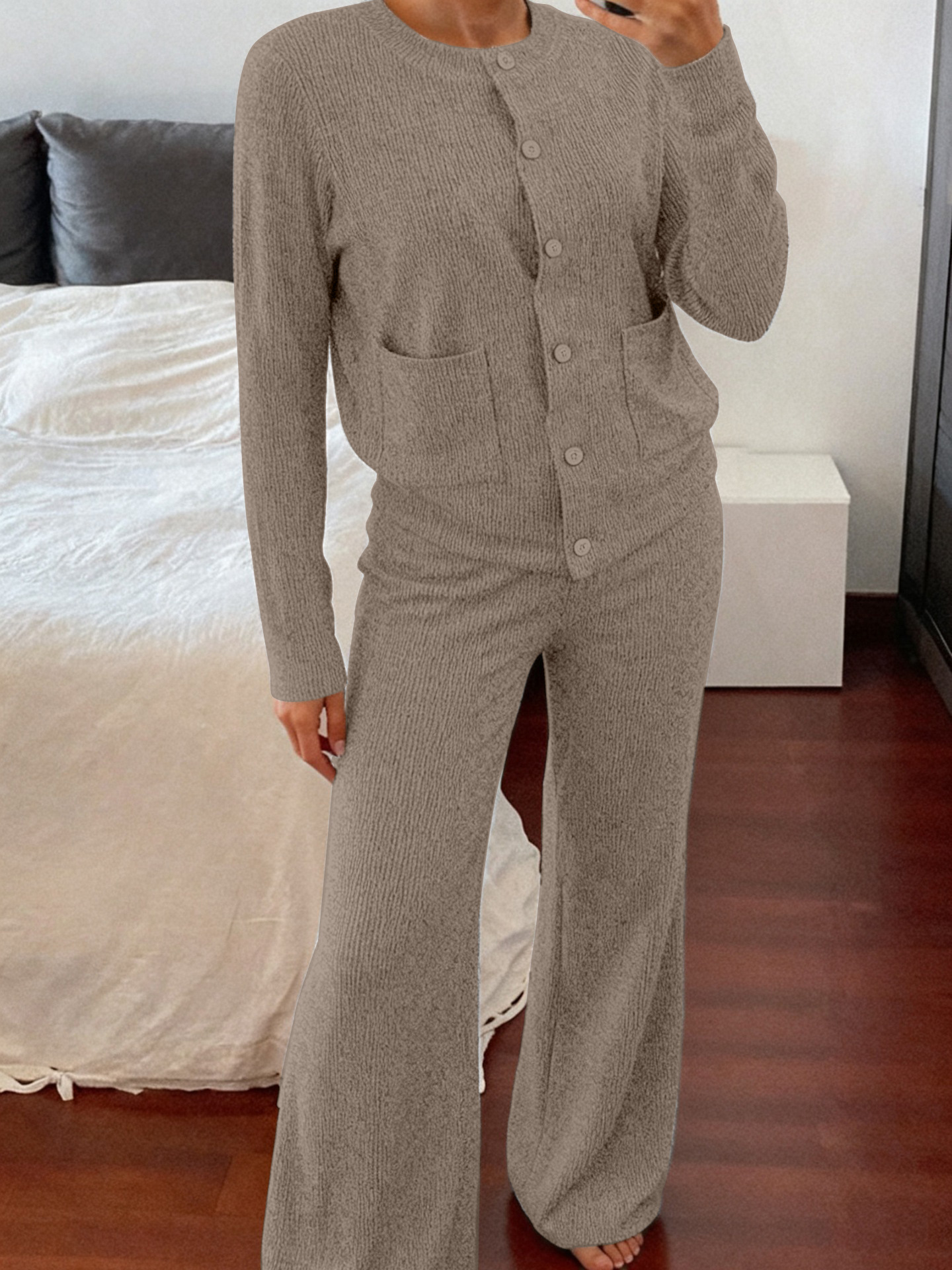 Women’s Casual Knit Two-Piece Set – Comfortable Long-Sleeve Sweater & Wide-Leg Trousers