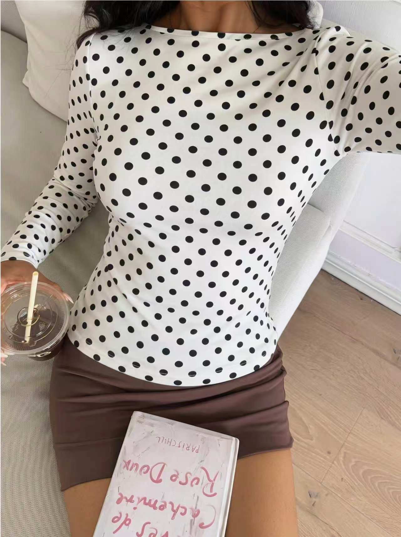 Women’s Subtle Light Leopard Print Crew Neck Long-Sleeve Top