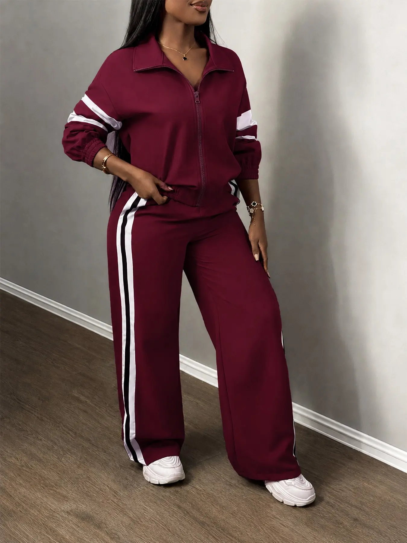 Women’s Two-Piece Casual Tracksuit Set – Zip-Up Jacket & Striped Wide-Leg Trousers