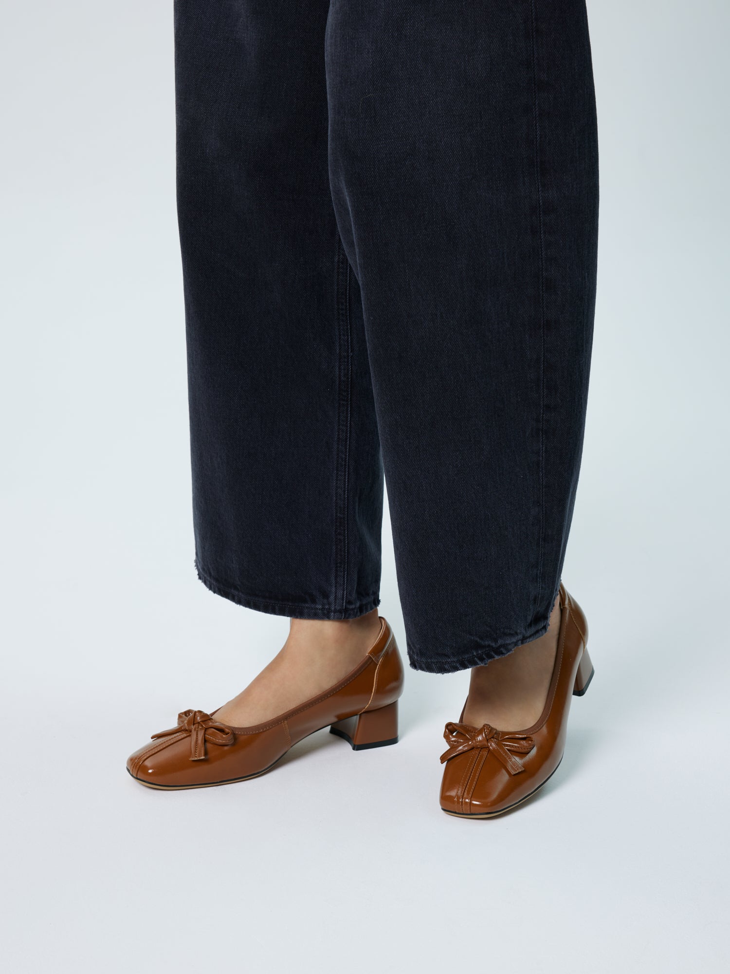 OLYRA Bow-Tied Leather Heels - Brown