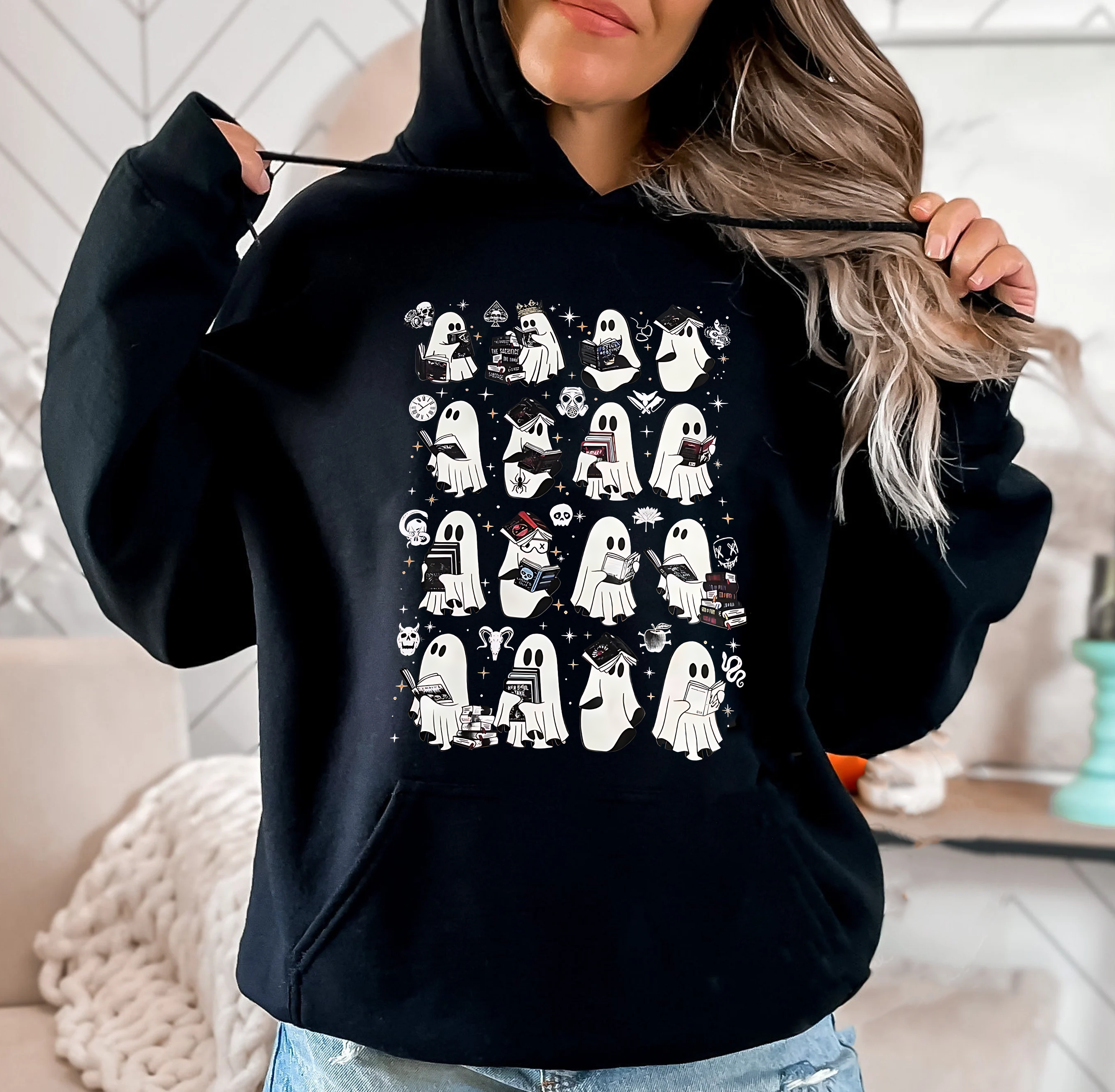 Ghosts Reading Dark Romance Series Books T-shirt/Crewneck/Hoodie