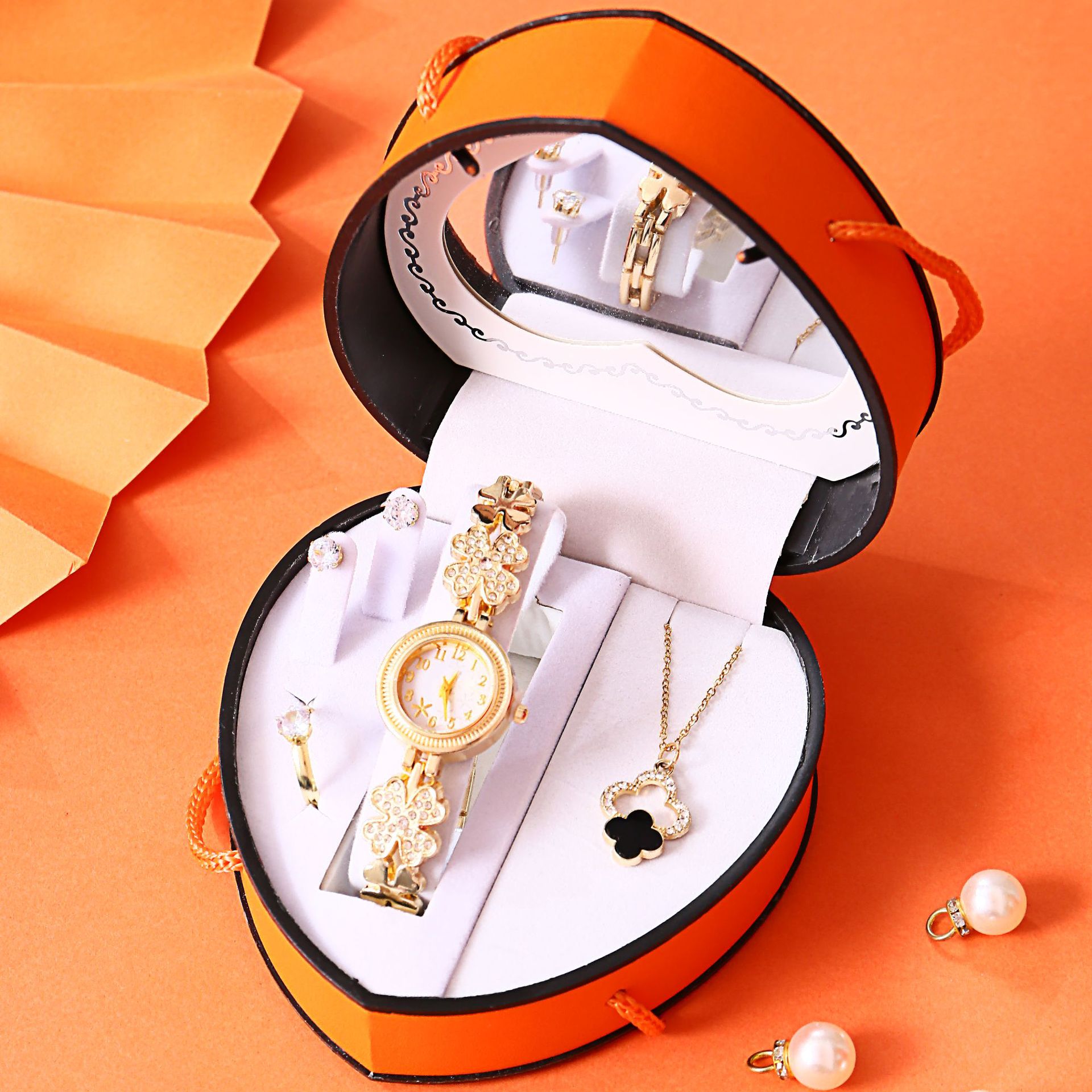 Heart Shaped Flip Jewelry Gift Box with Handle