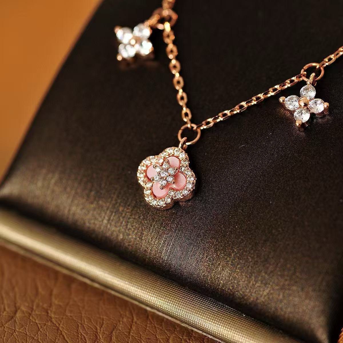 Sakura Pendant Bracelet