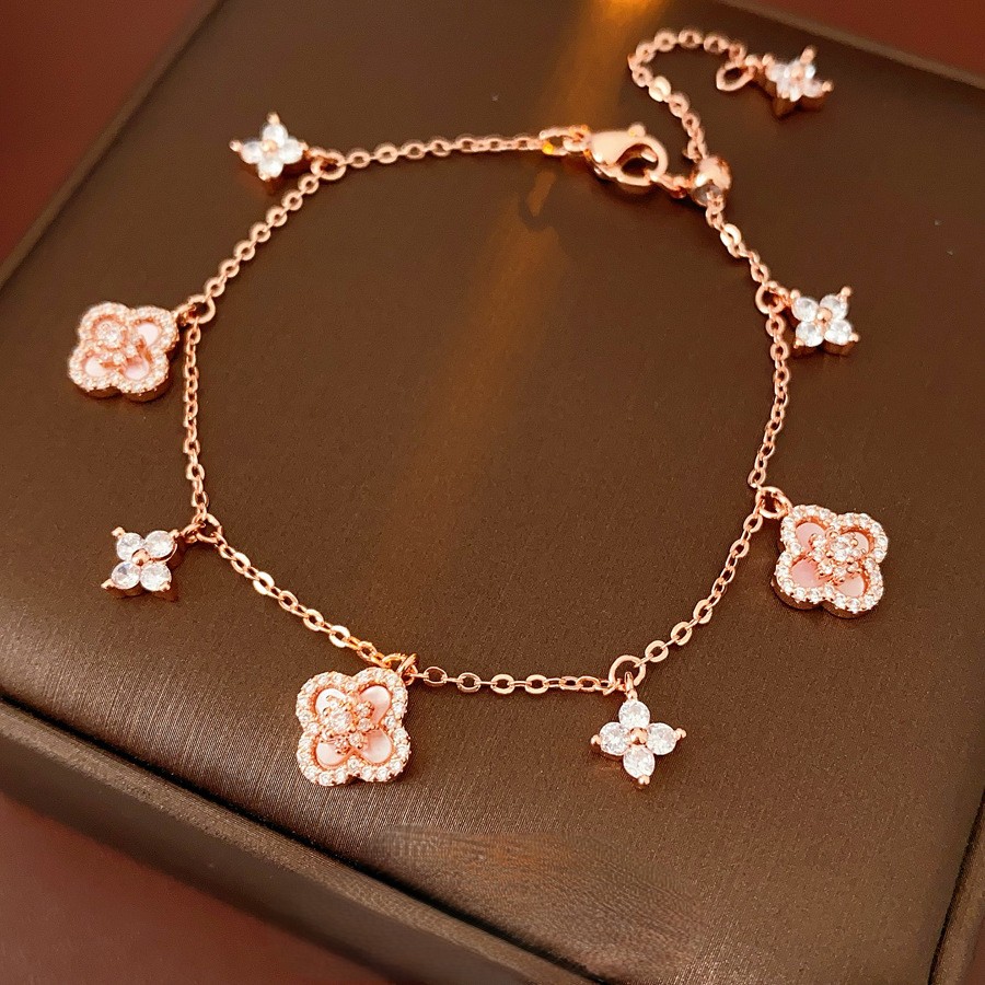 Sakura Pendant Bracelet