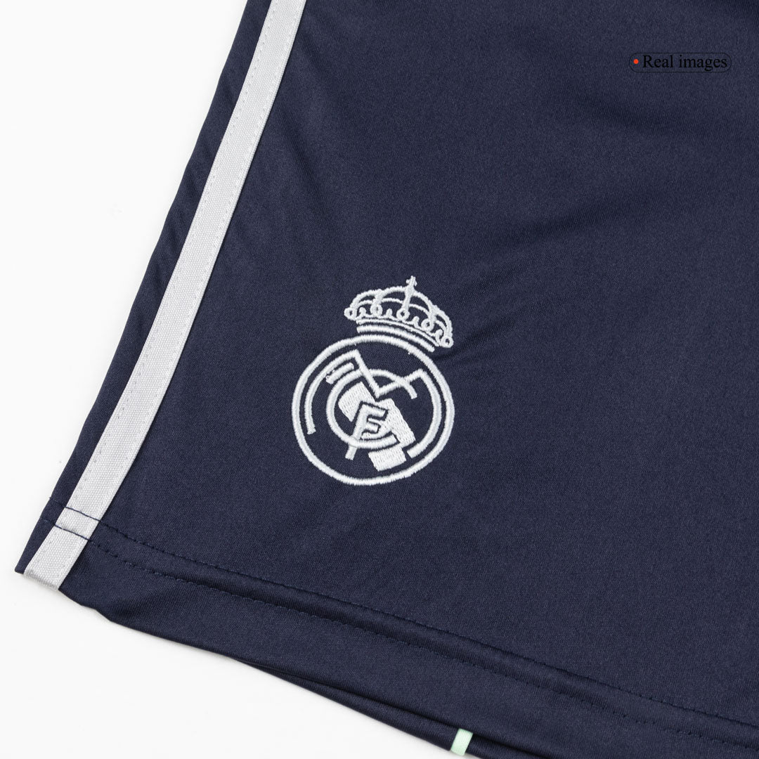 Real Madrid Udebaneshorts 2025/26 – Billede 4