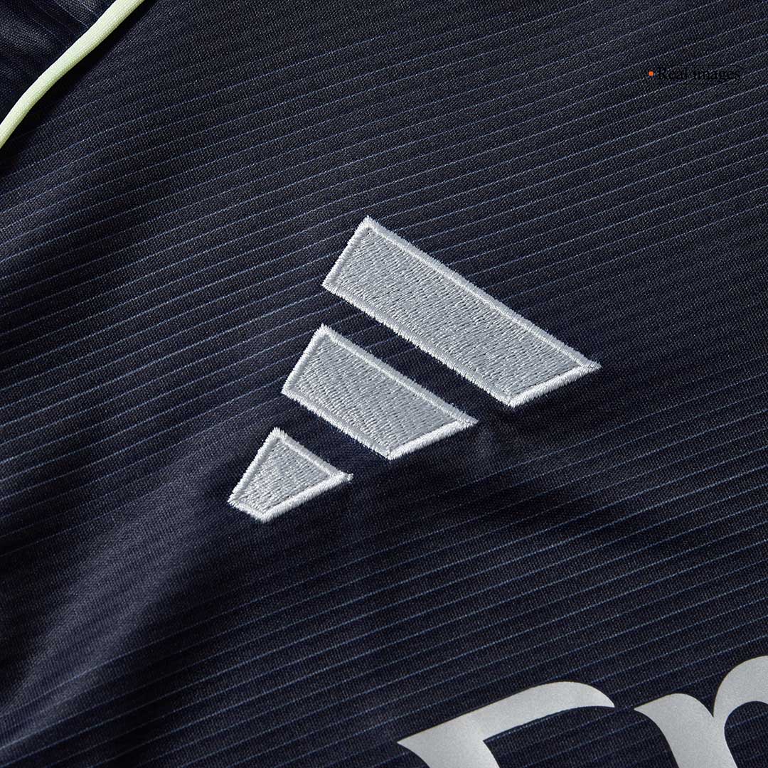 Real Madrid Udebanebanesæt 2025/26 [PREMIUM]