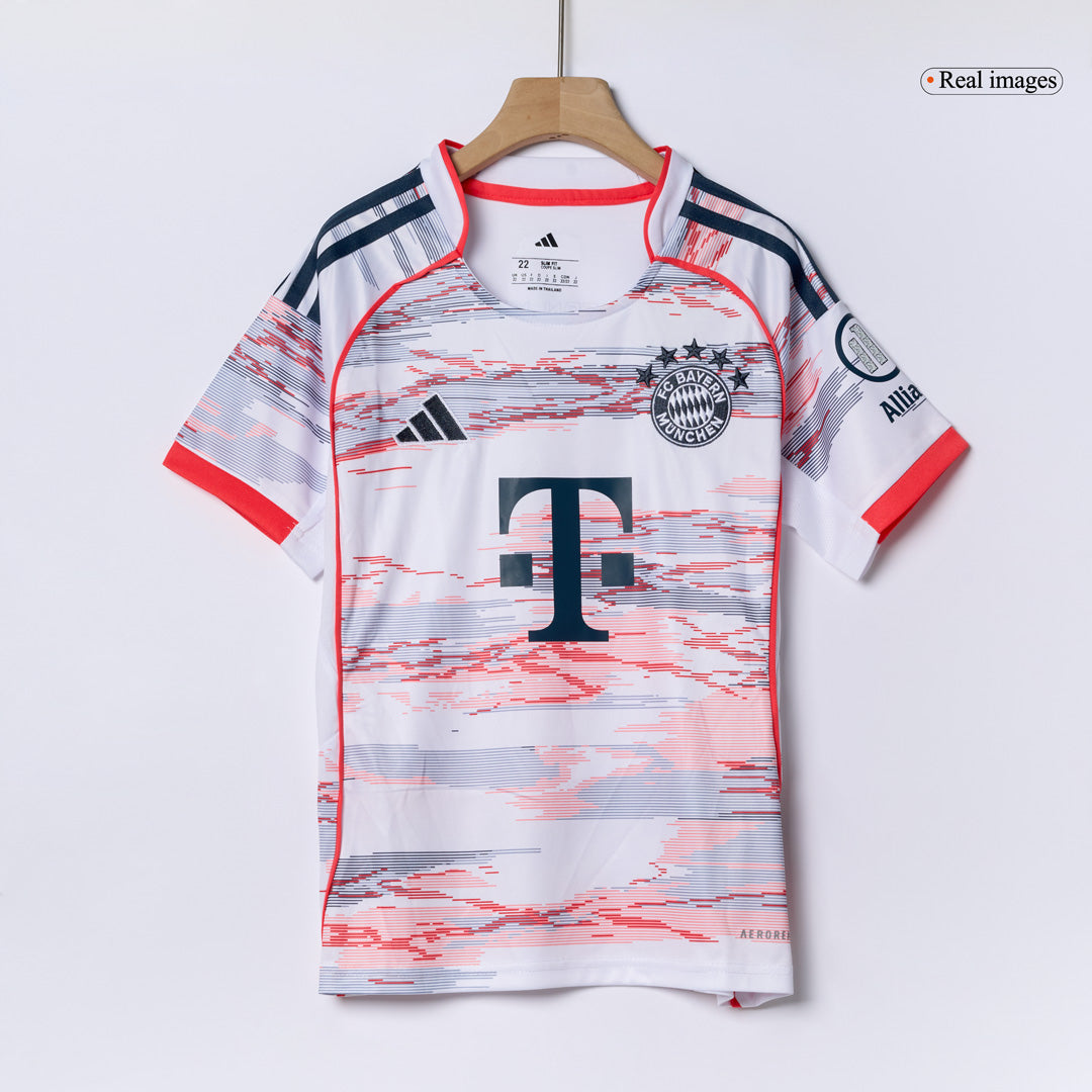 Bayern Munich 2025/26 Vieras Pelipaitasetti Lasten - kuva 15