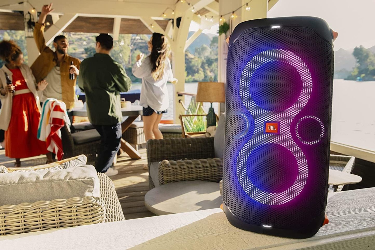 JBL PartyBox 110 - Altavoz portátil con Luces incorporadas, Sonido Potente y Graves Profundos