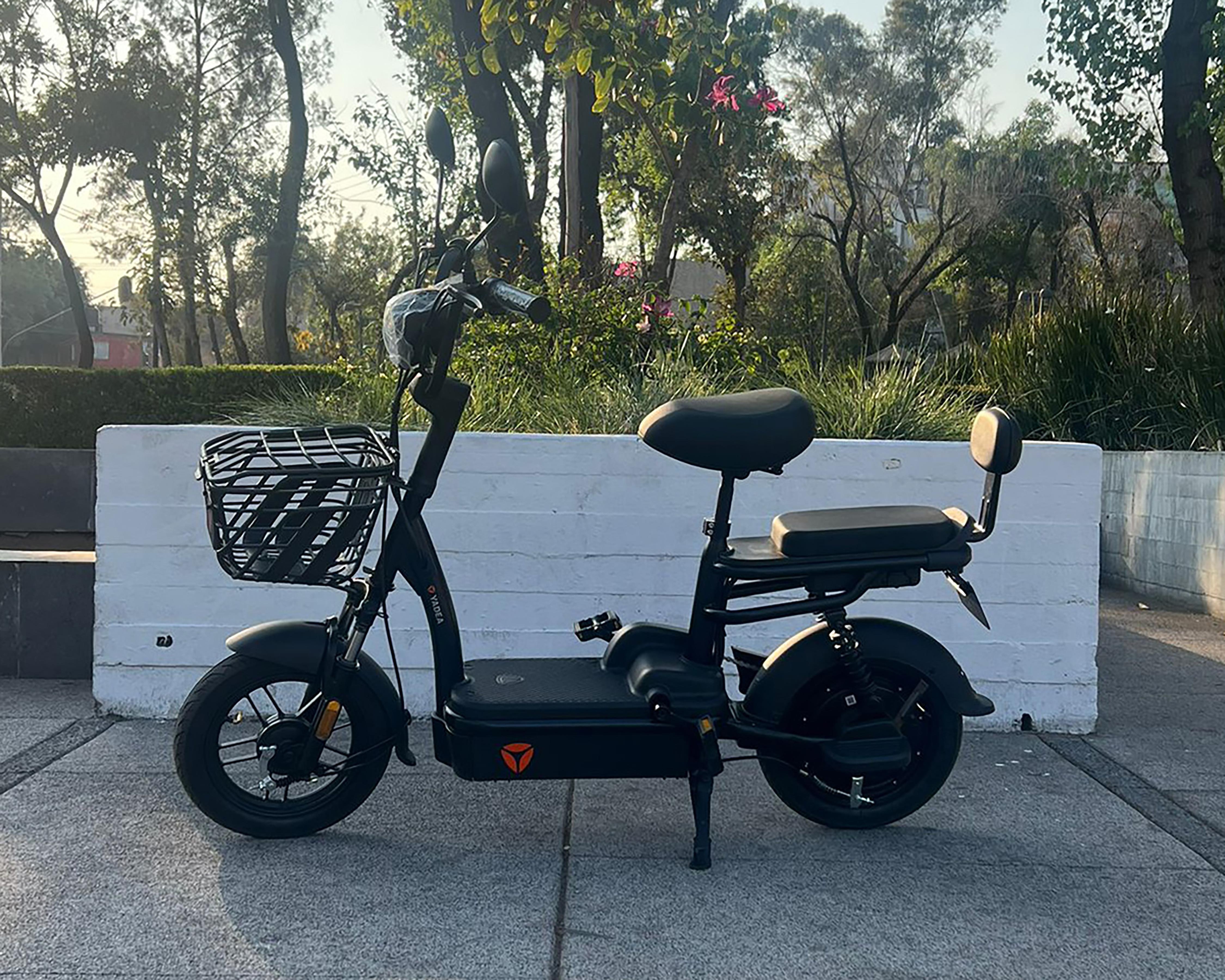 Moto Eléctrica Yadea Lemeng 2024