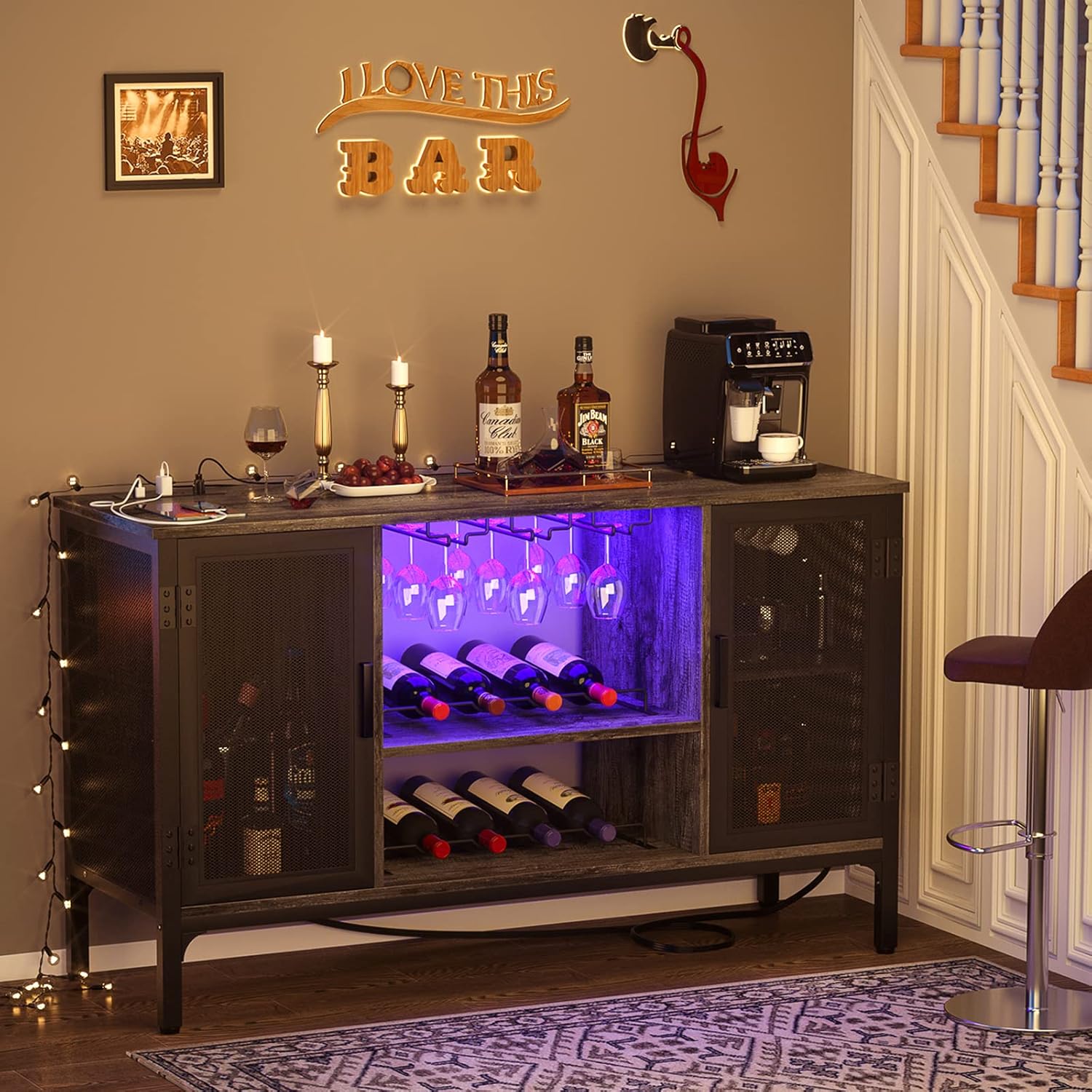 Homieasy Gabinete de Bar de Vino con Tomas de Corriente y Luces LED, Gabinete Industrial para Licor con Estantes de Vino Ajustables, Gabinetes de Estación de Café con Almacenamiento para Cocina/Hogar