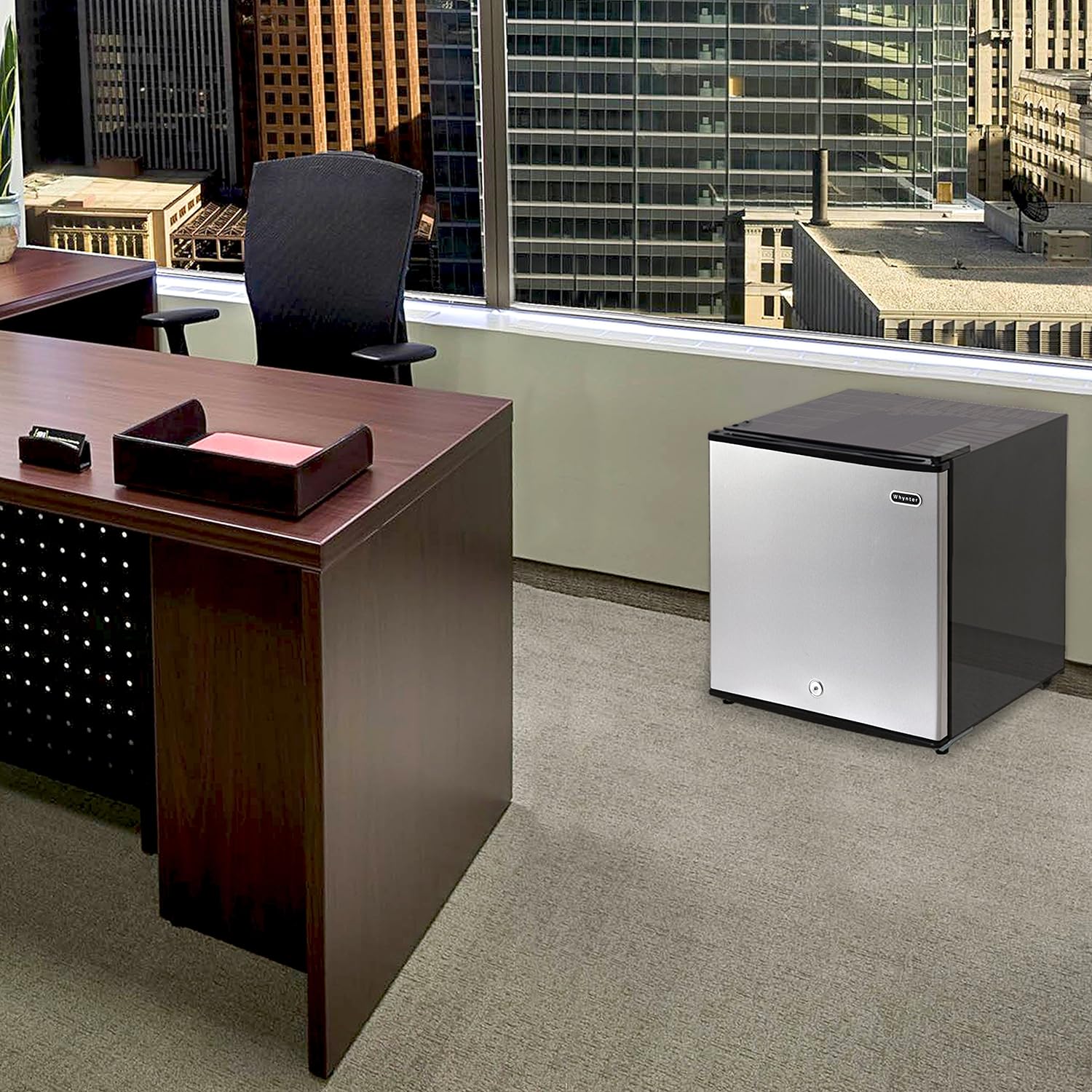 Whynter CUF-110B Energy Star Congelador vertical de 1.1 pies cúbicos con cerradura, negro  